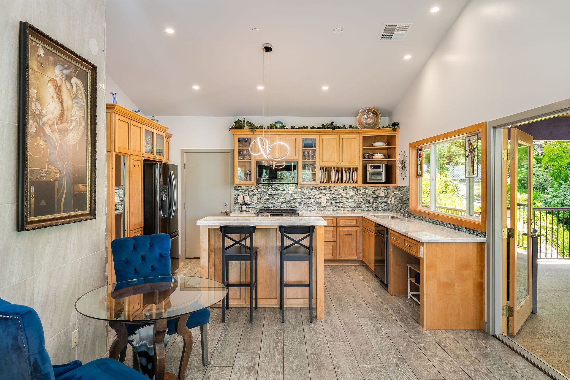 3037 Foothill Blvd