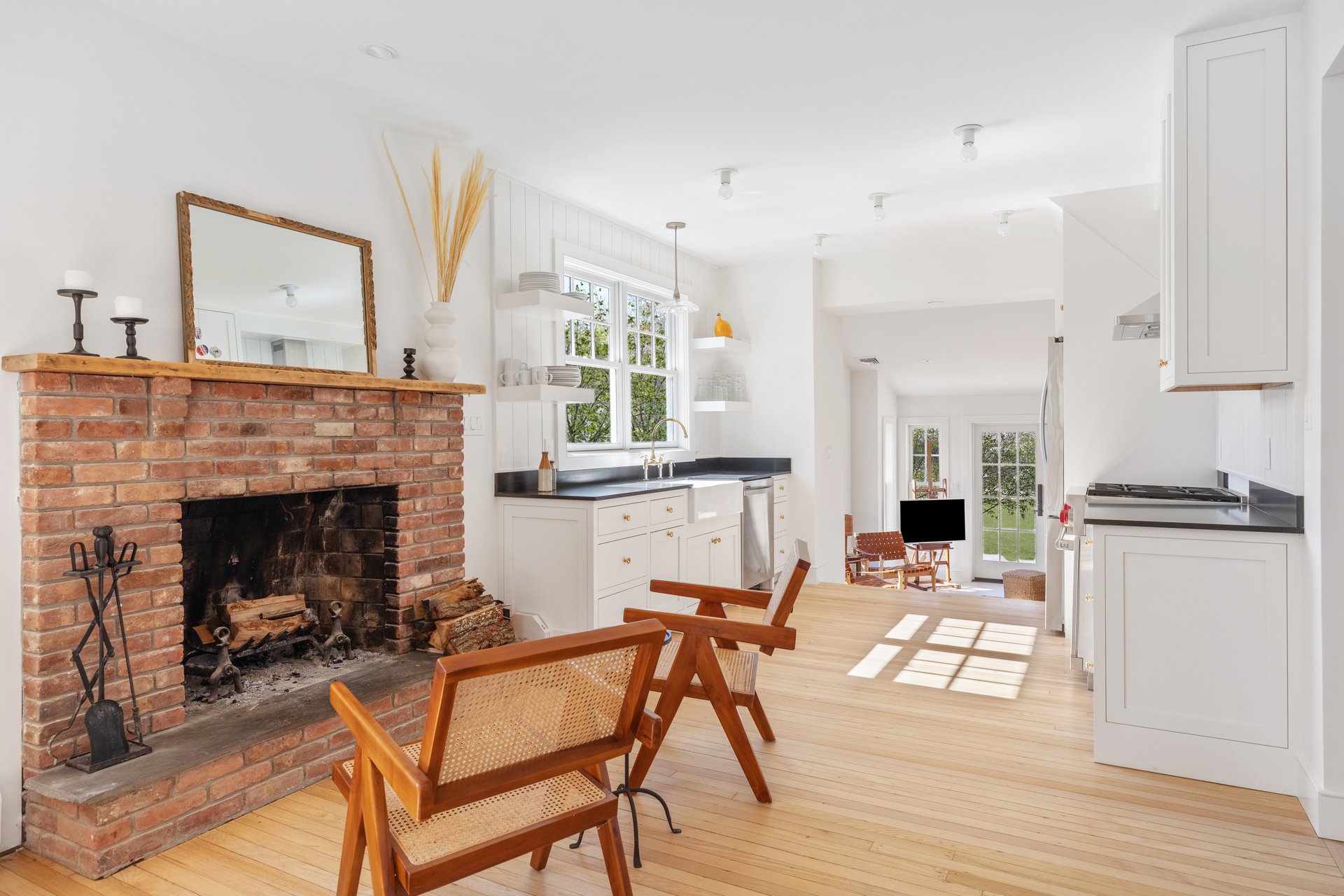 CHARMING AND COMPLETELY RENOVATED 