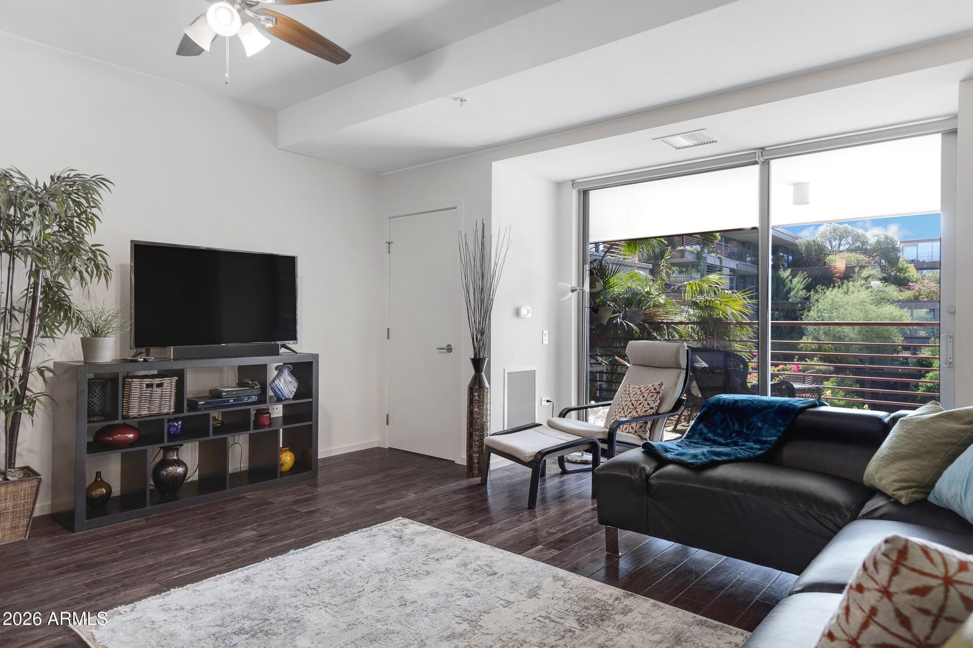 7161 E Rancho Vista Dr, #4003