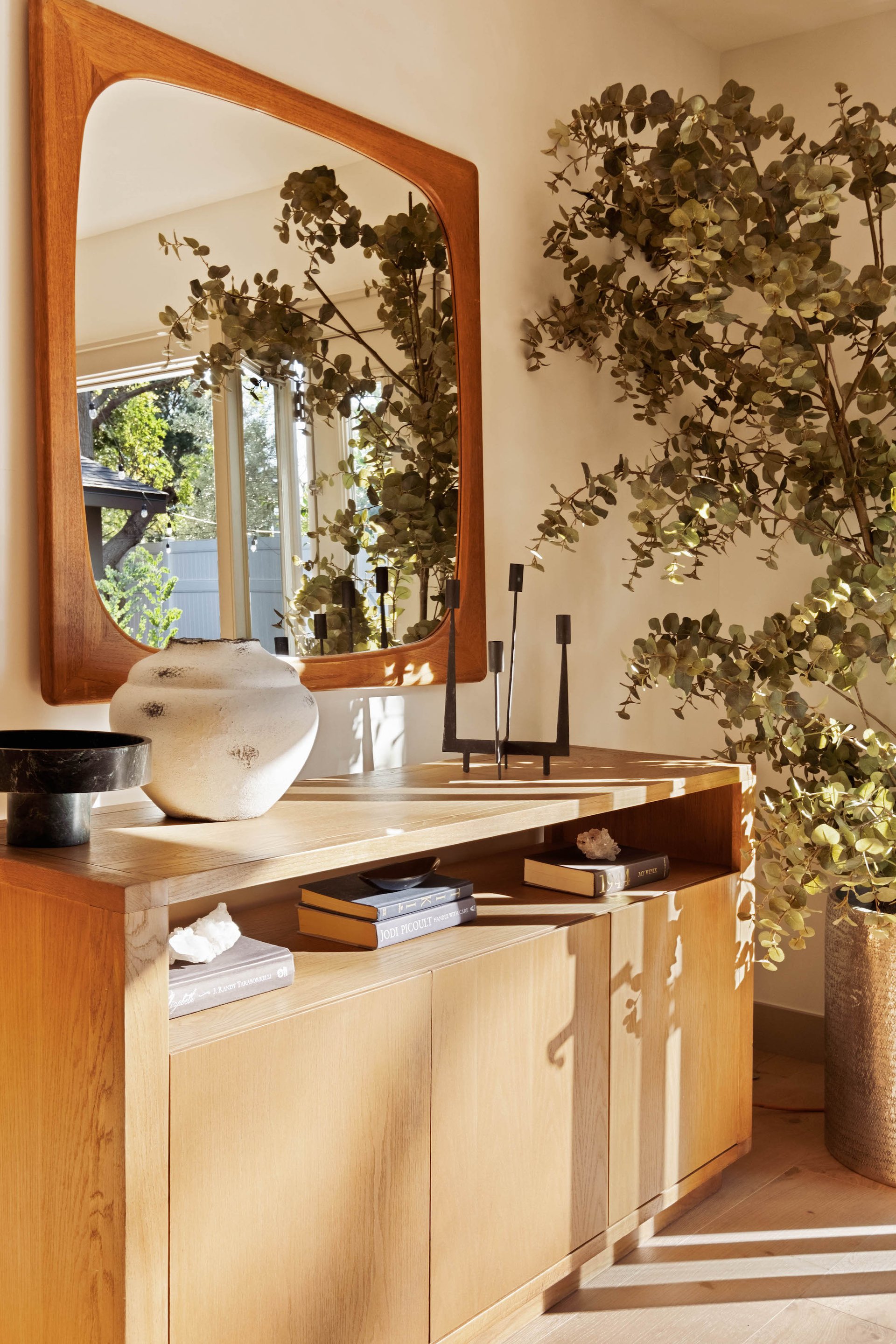 Outback Modern. Lake Balboa