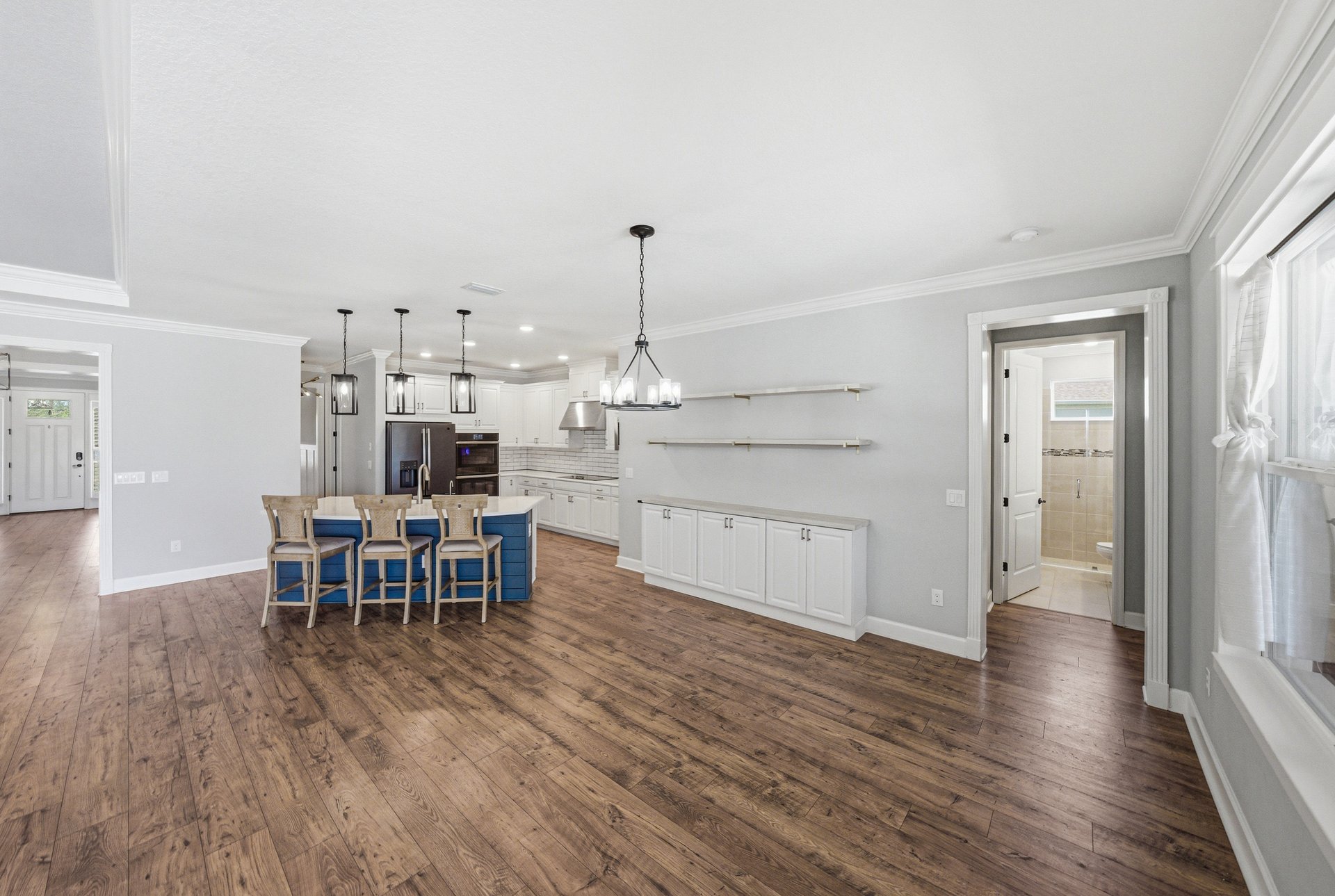 6883 BRADBURY CIR