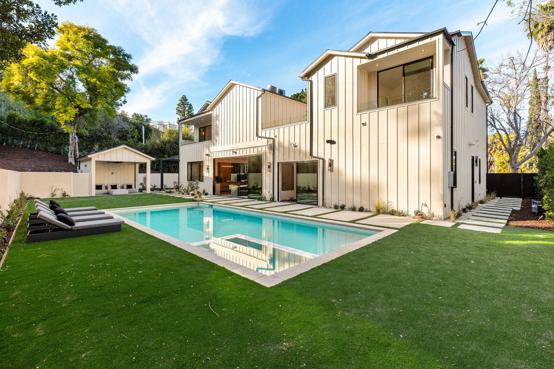 18100 Karen Dr