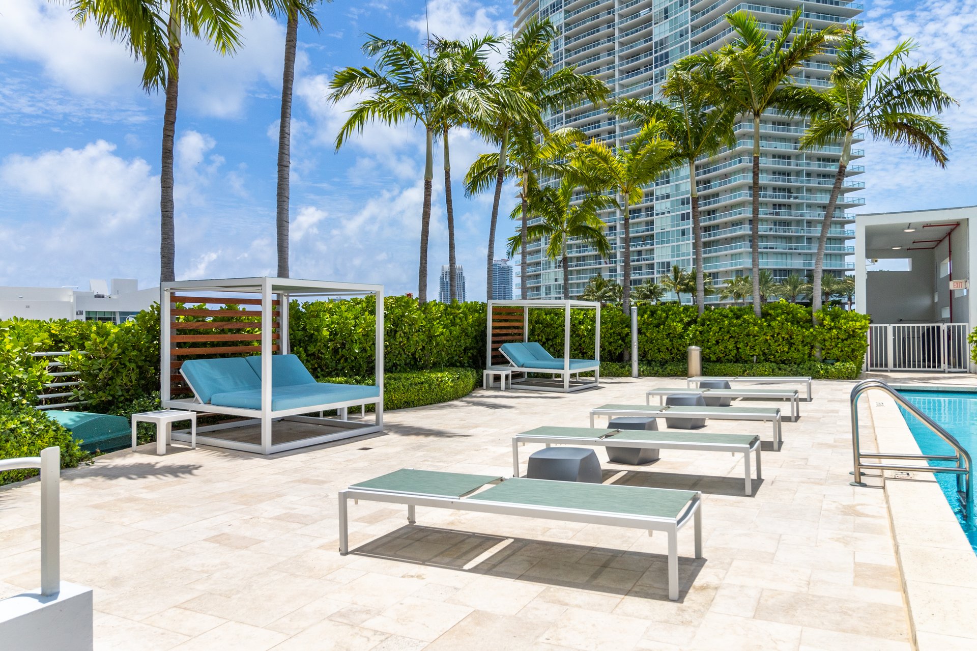 520 WEST AVE #2203