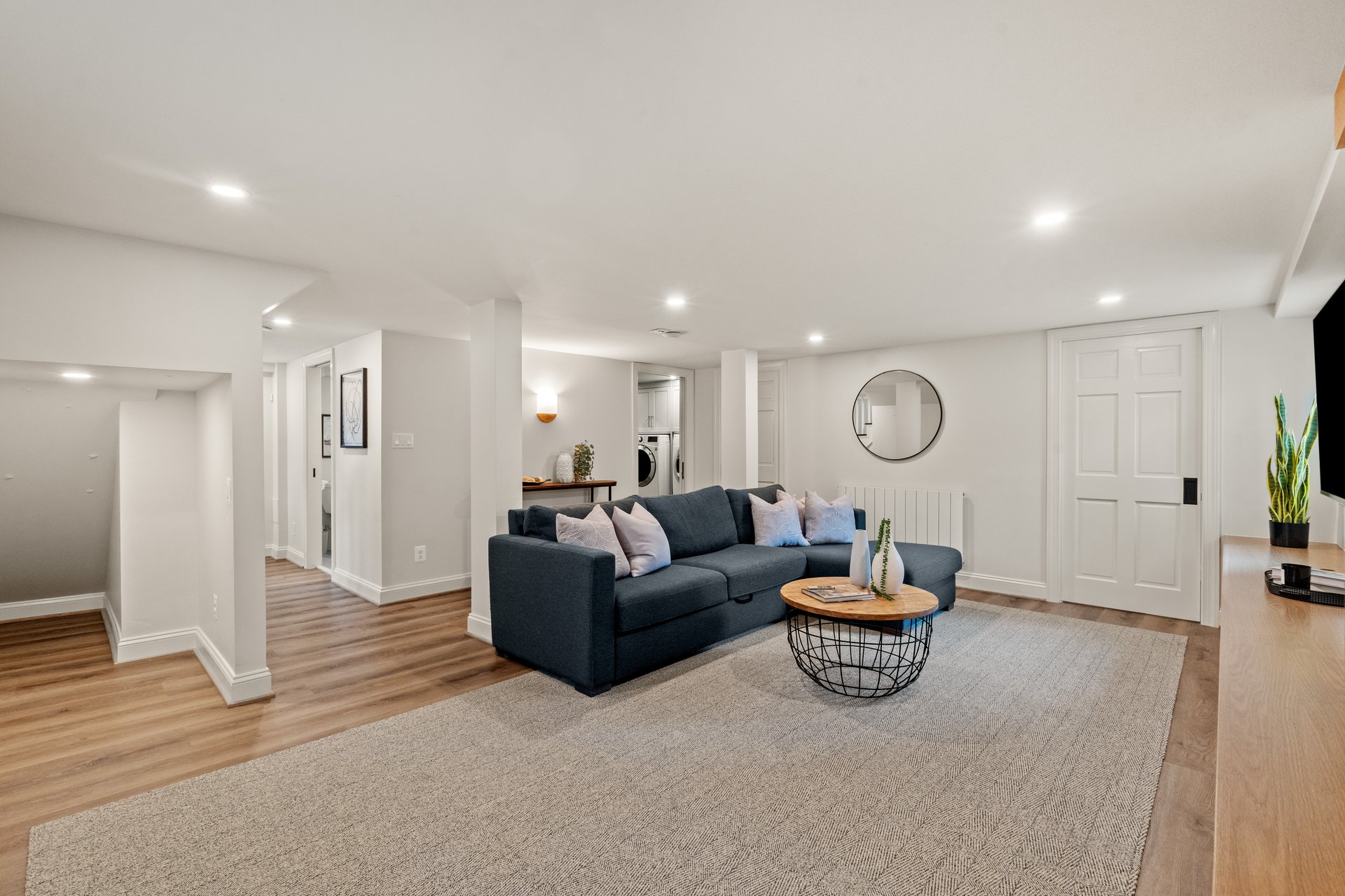 21 W Oak Street