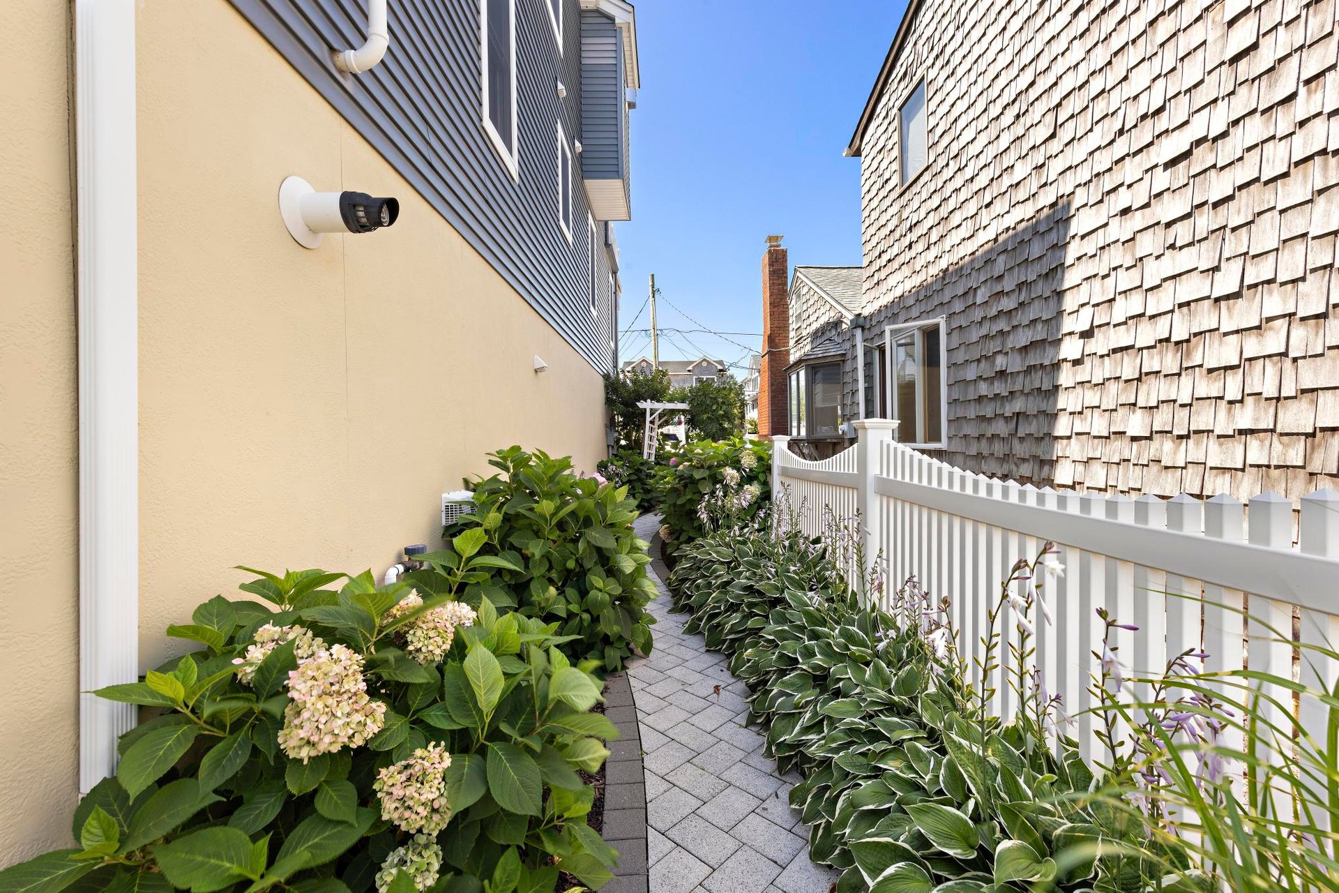 407 B Coral Street 