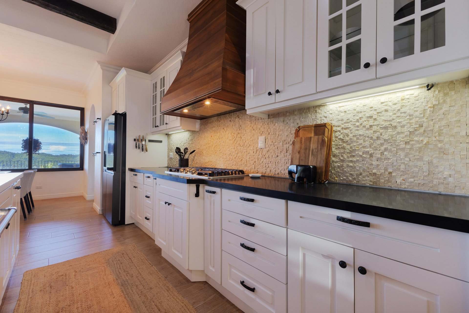 CASA ORQUIDEA – LUXURY HOME WITH OCEAN VIEWS IN GATED COMMUNITY