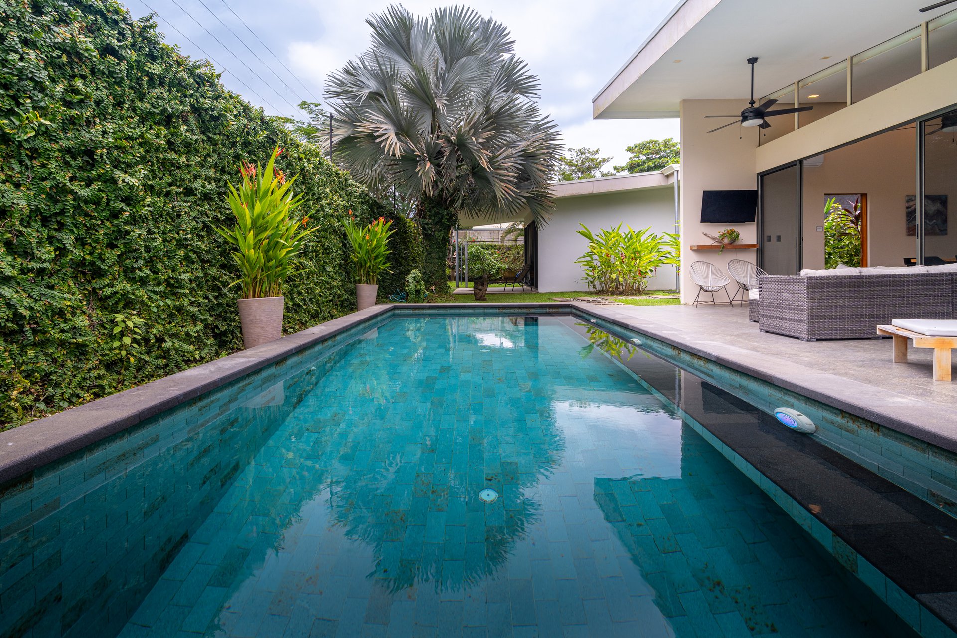 Bali Style Beach House with 2 Bedroom Casita