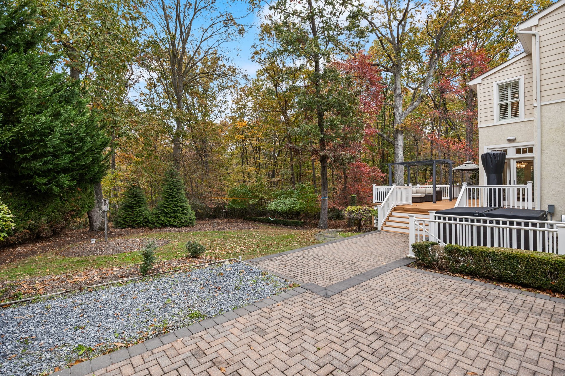 2A Laurel Dr
