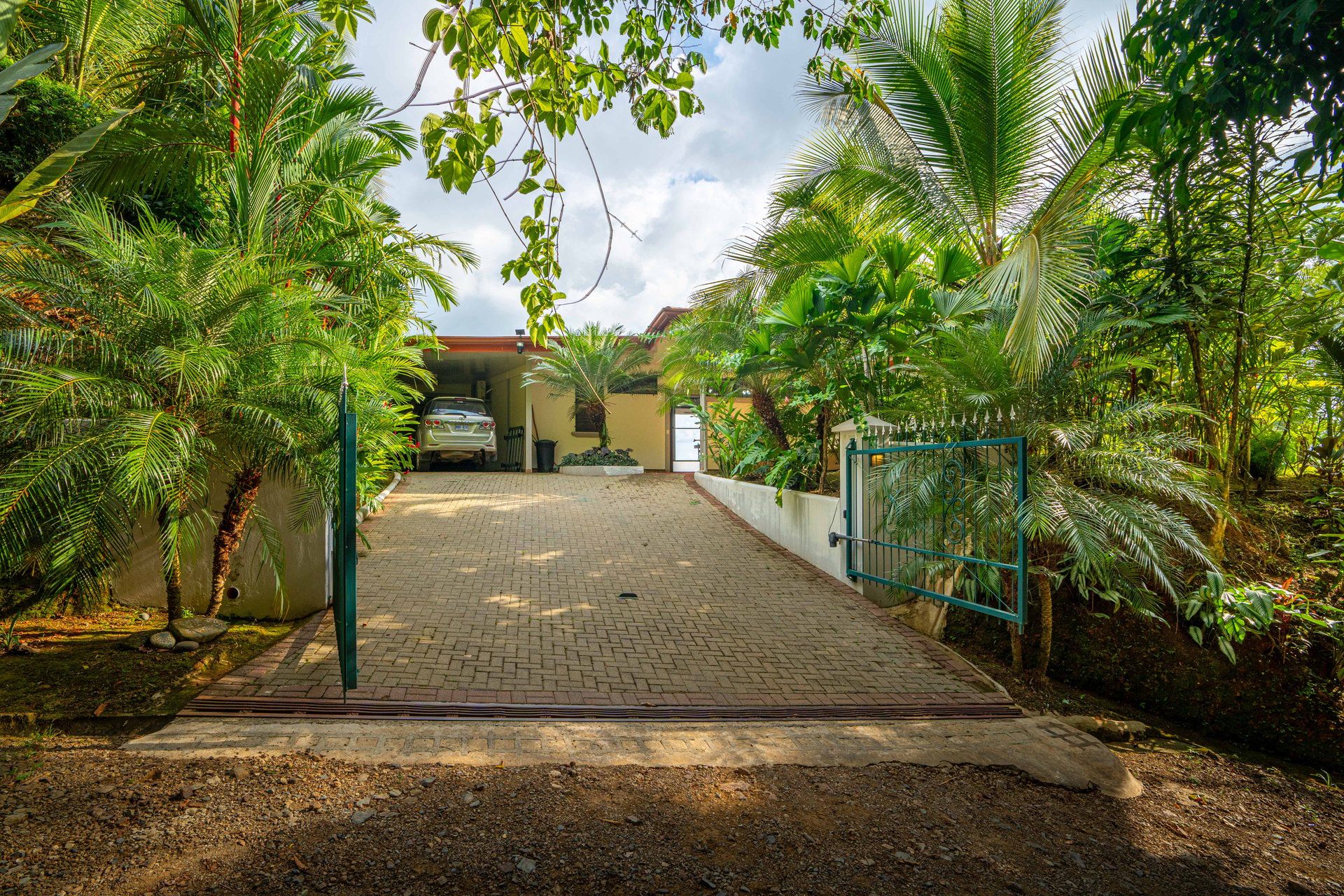 Expansive Ocean Views, Central Ojochal - 3 bed, 3 bath!