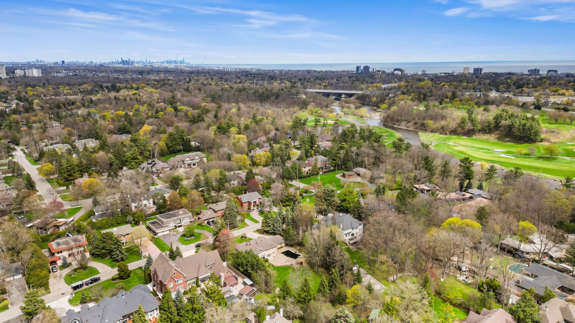 2154 Oneida Cres