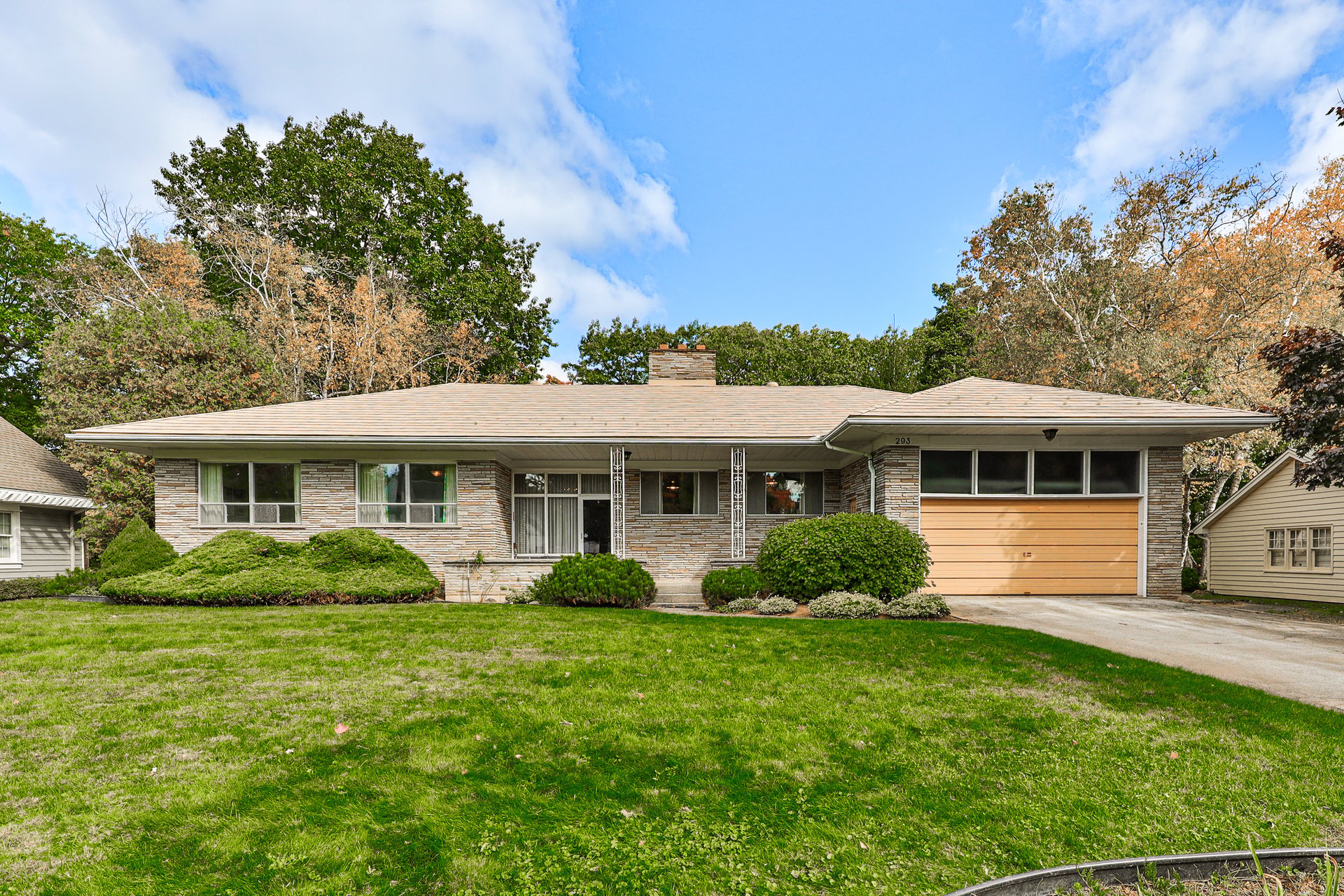 293 River Side Drive