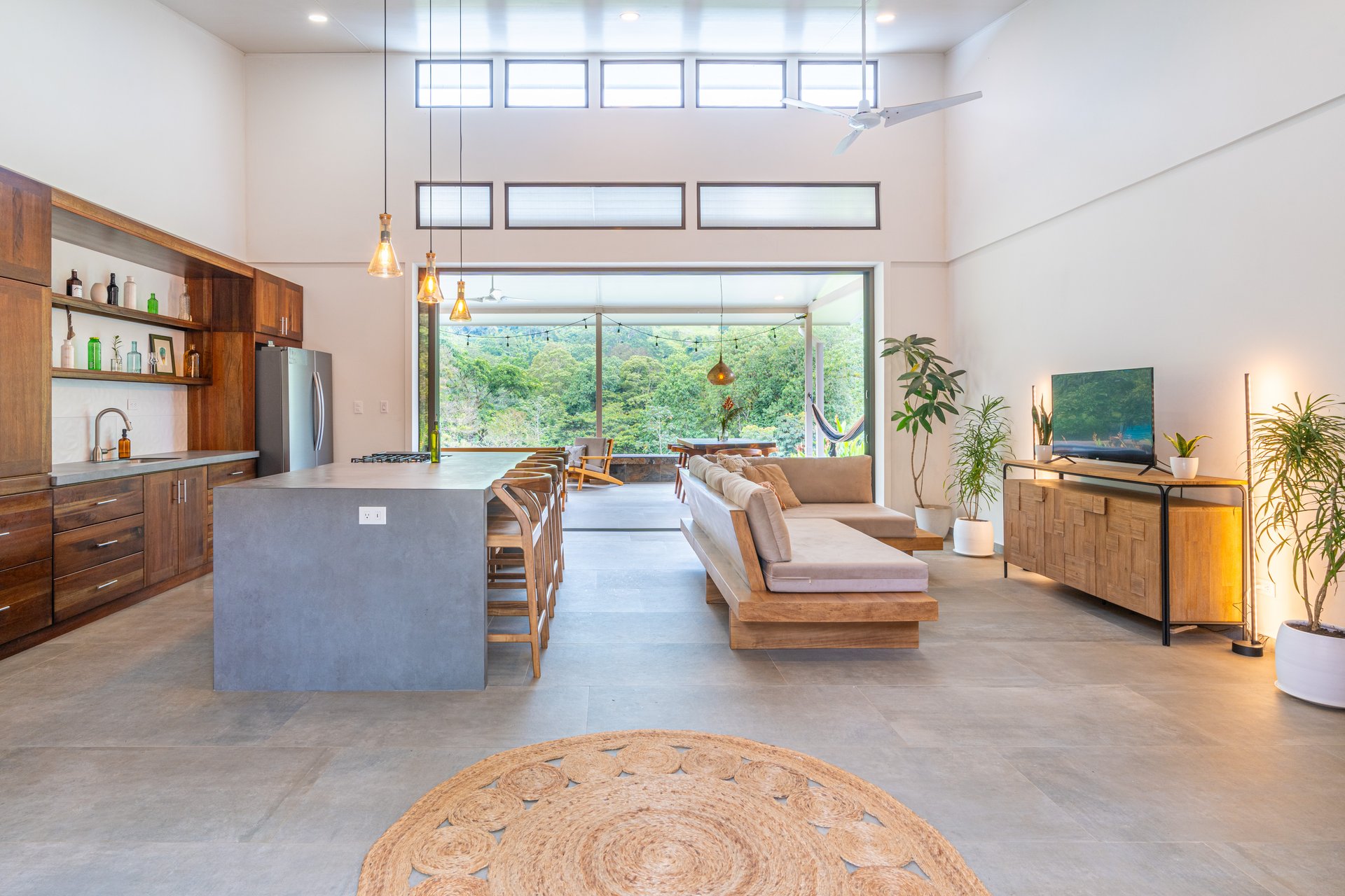 Stunning 4-Bedroom Home with Mountain Views – Perfect Blend of Seclusion and Convenience.