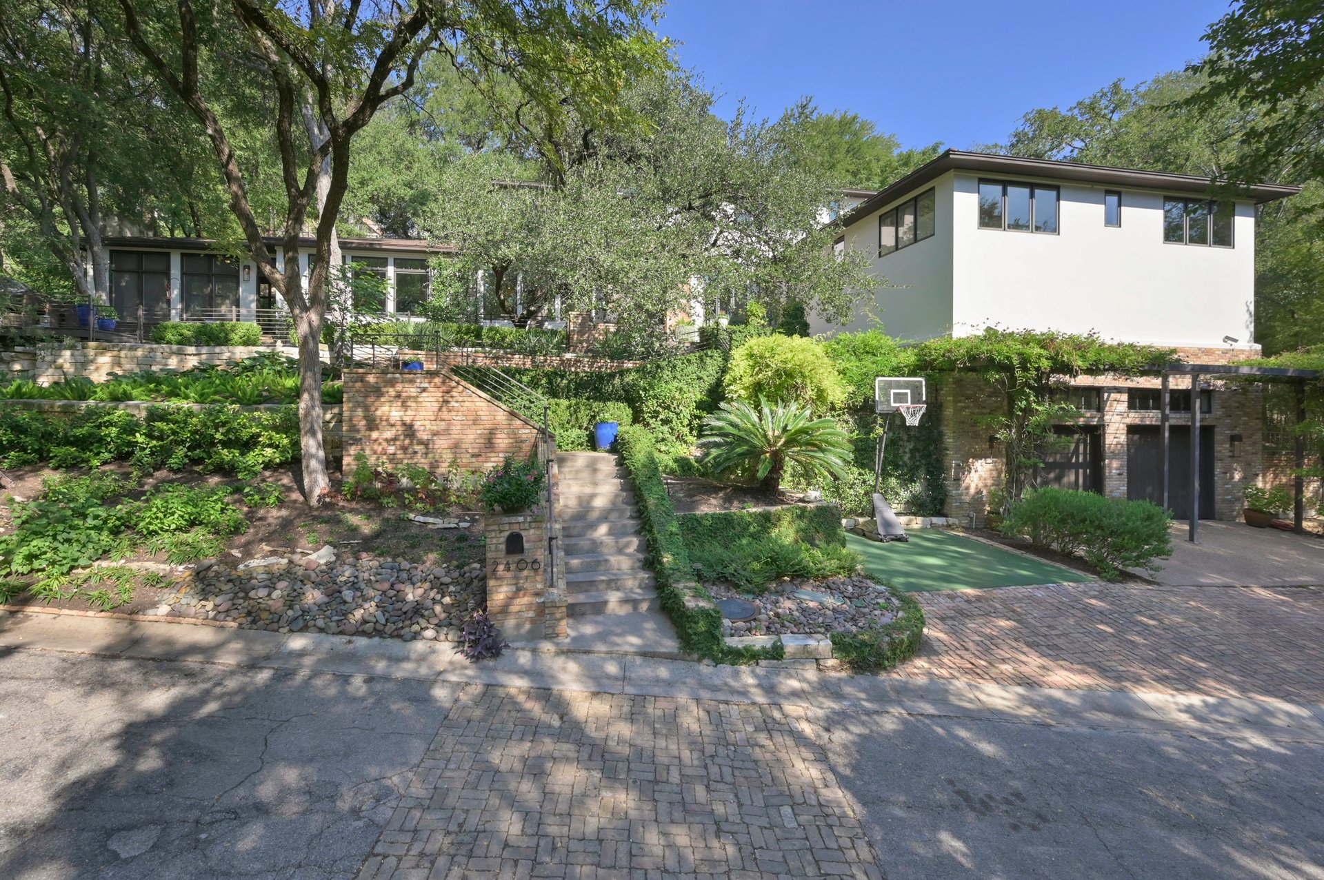 2406 Pemberton Parkway