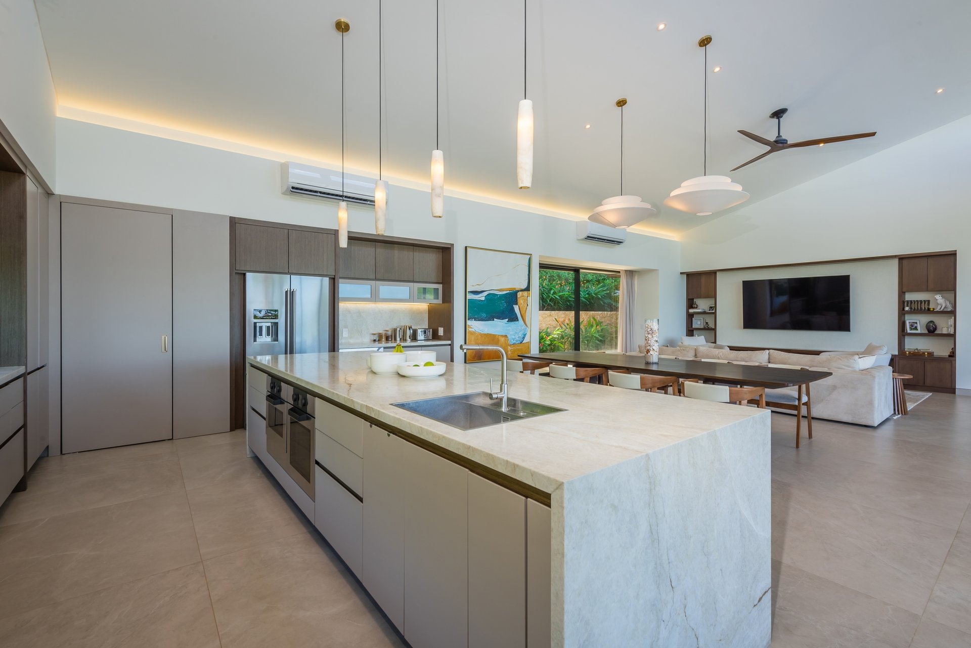 Casa Aura: Modern Luxury with Ocean Views in Reserva Conchal