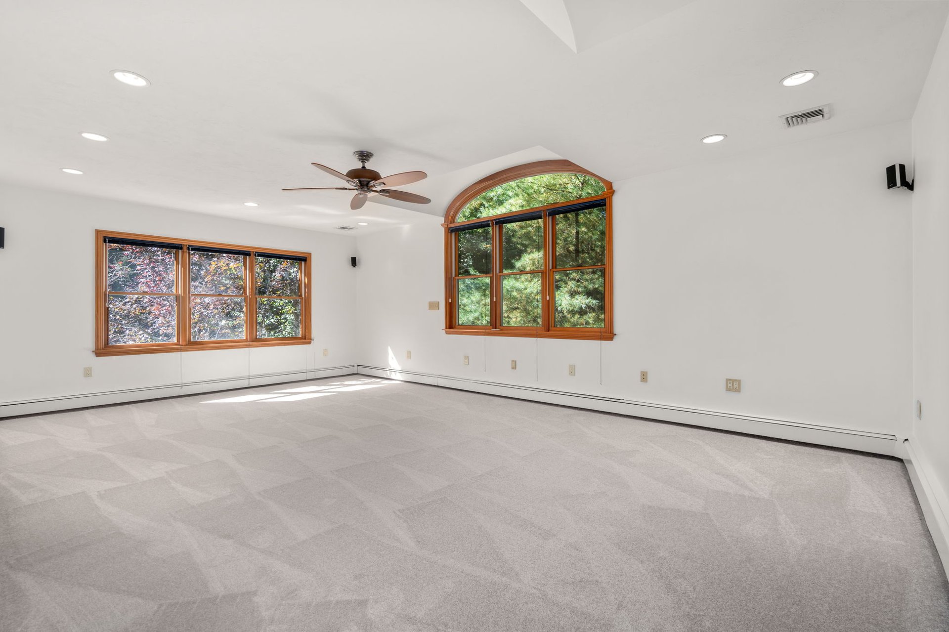 4 Leslie Rd