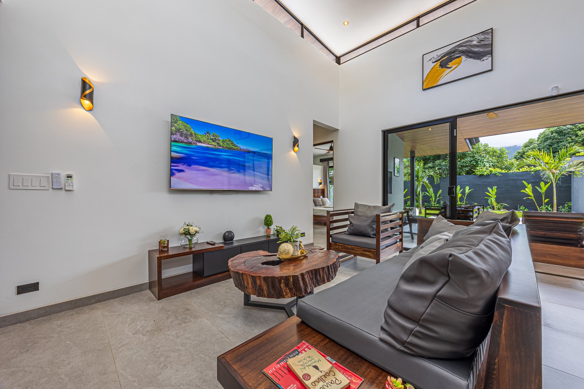 Tropica House a Luxurious Oasis in the Heart of Uvita!