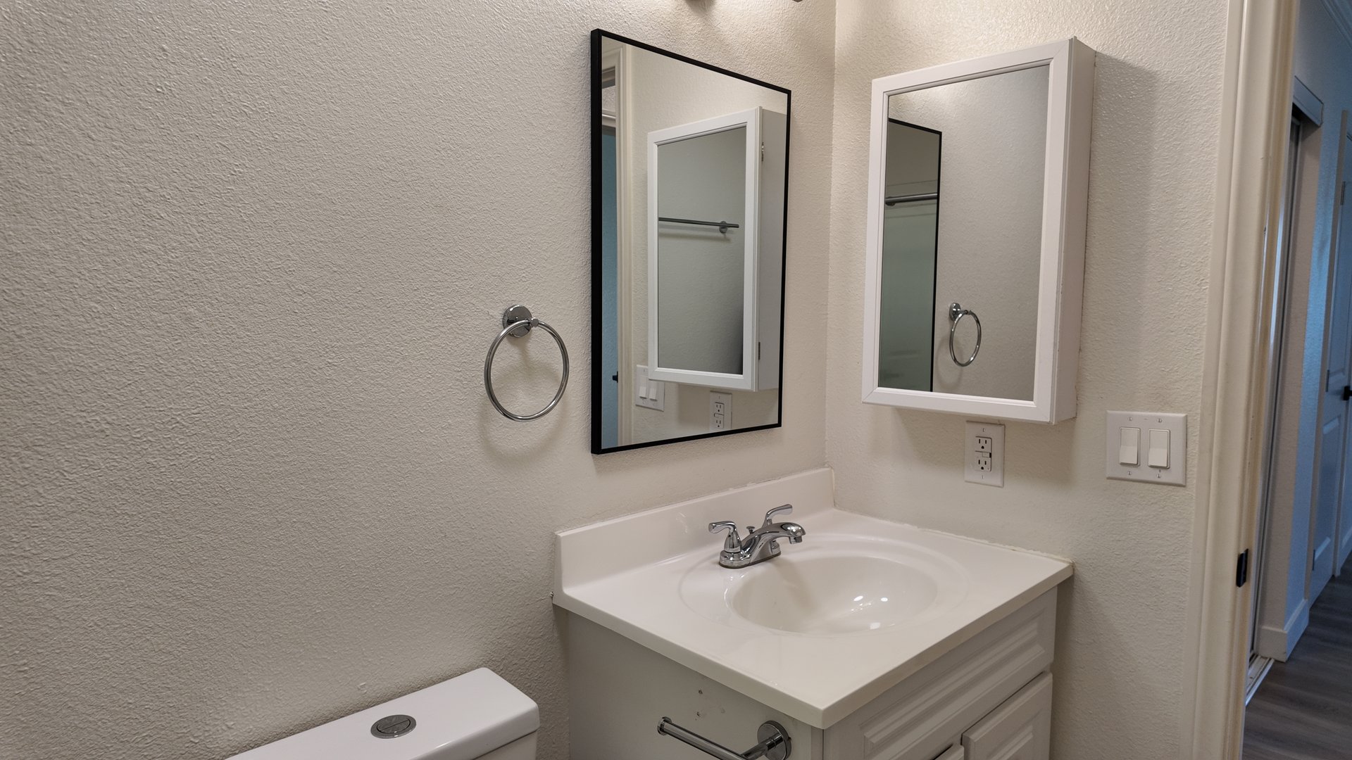 417 South 10th Street #I Las Vegas, NV 89101