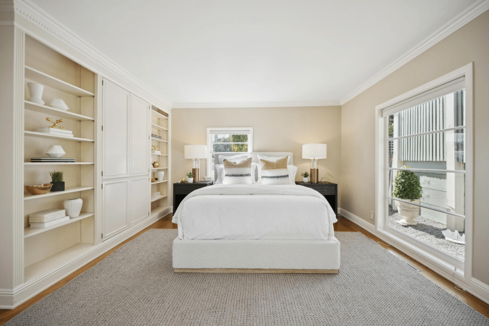 215 Julia Ave