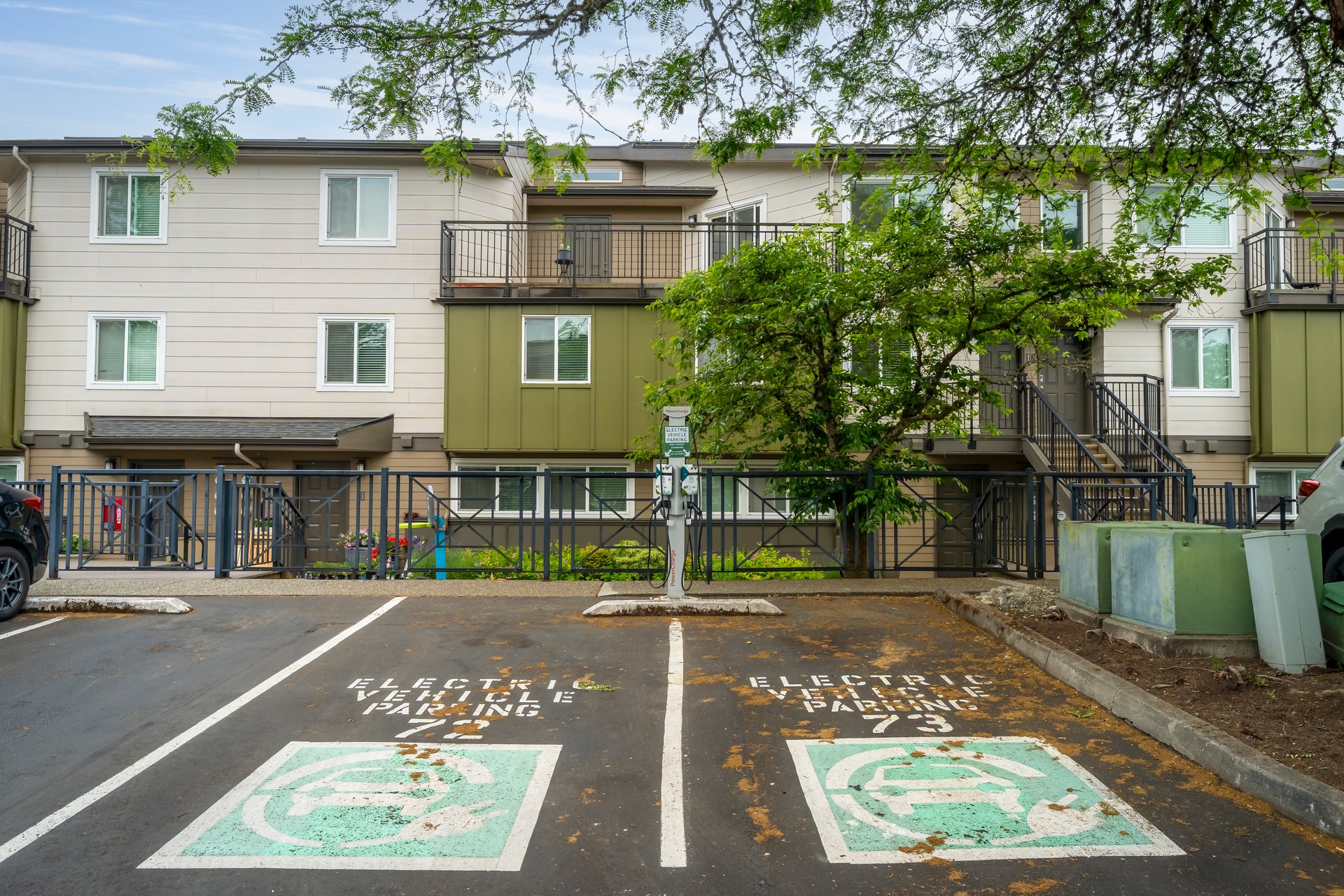 Lovely Redmond Condo