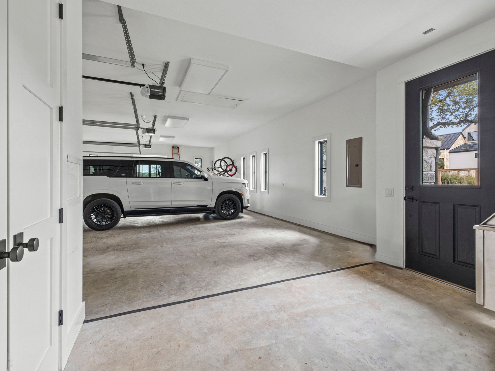 A Modern Hill Country Masterpiece at Creek Road Ranch