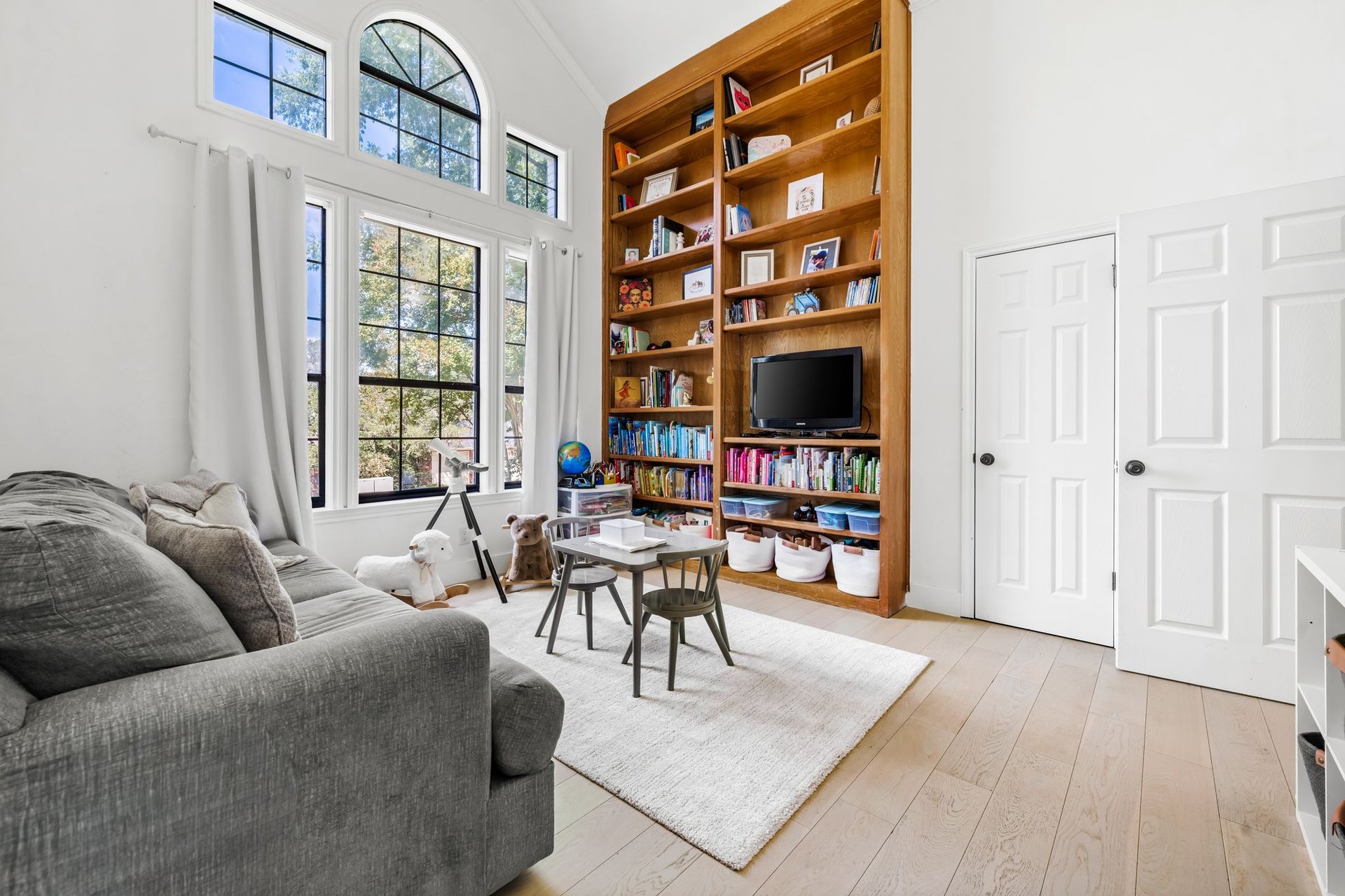 7302 Anaqua Dr