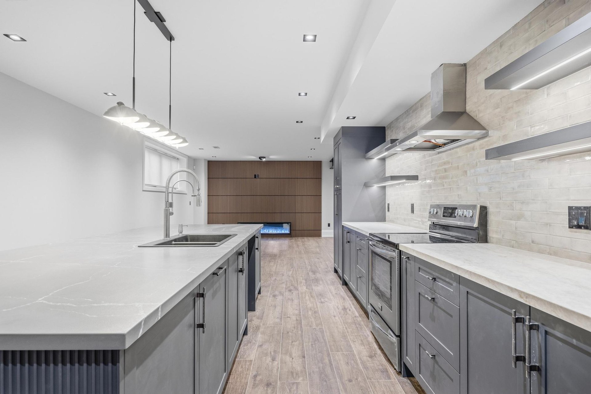 Brand-New Modern Estate
