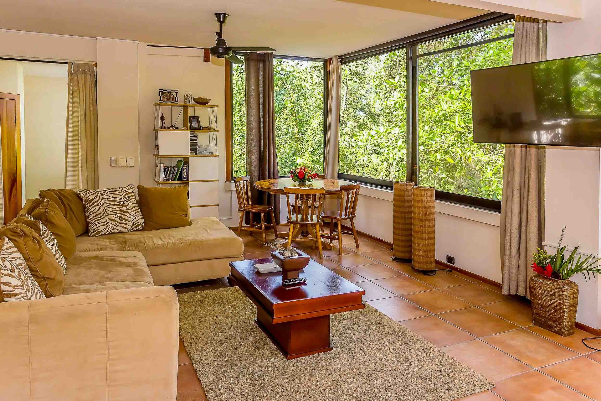 Casa de Luz, Manuel Antonio 3 bedroom/5 bath, Vacation rental income