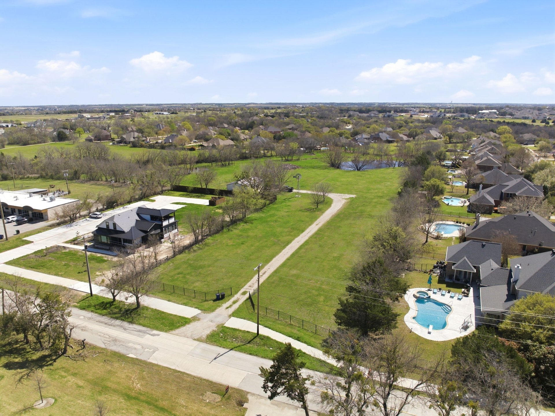 6.15 Acres For Sale in Heath, TX