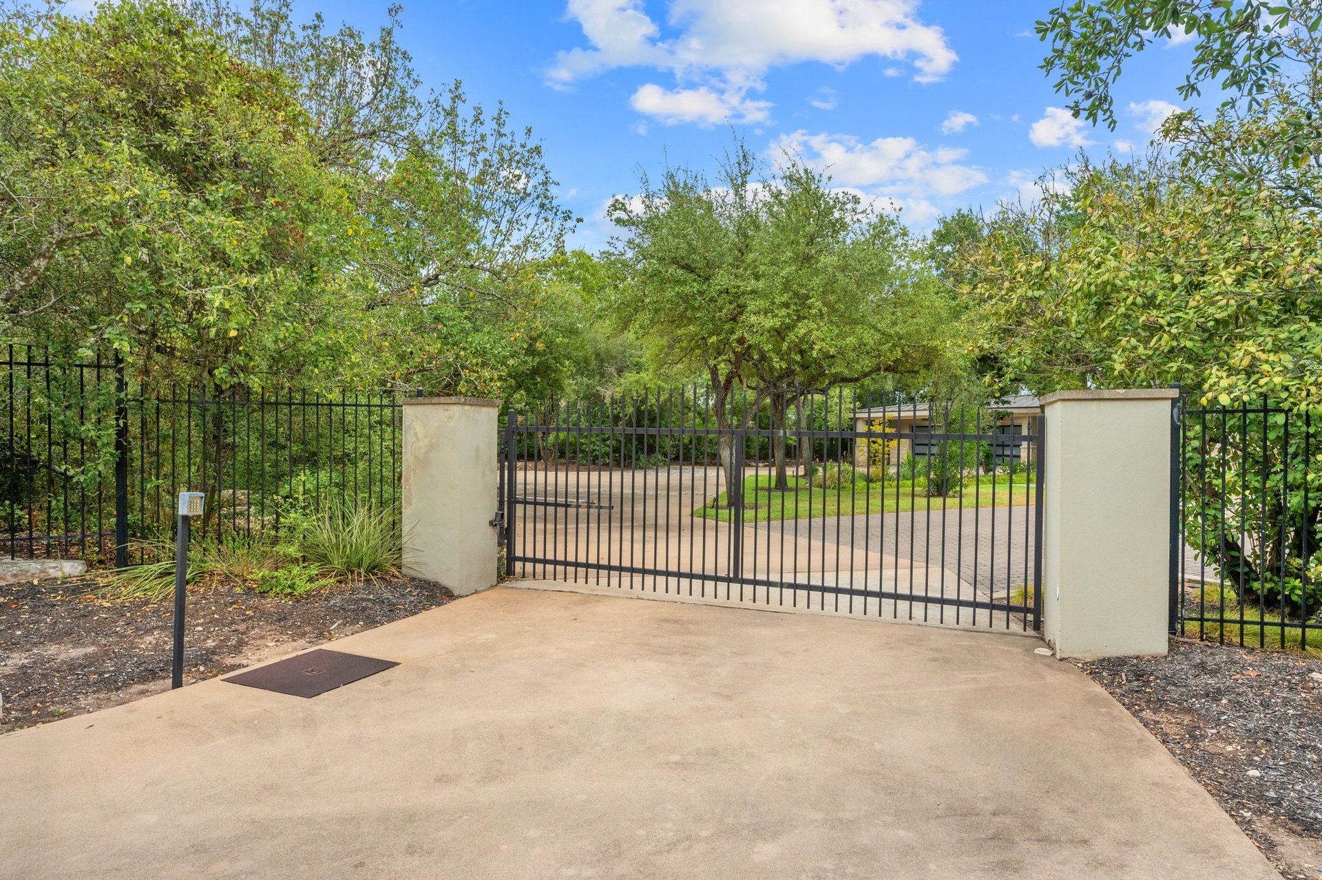 10 Hedge Lane 