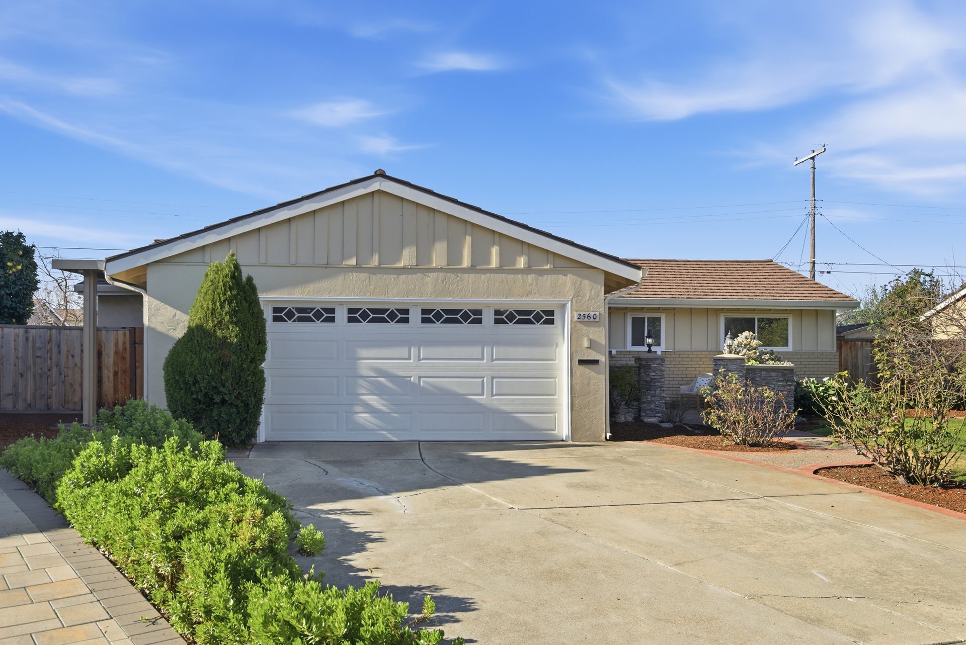2560 Elliot Court
