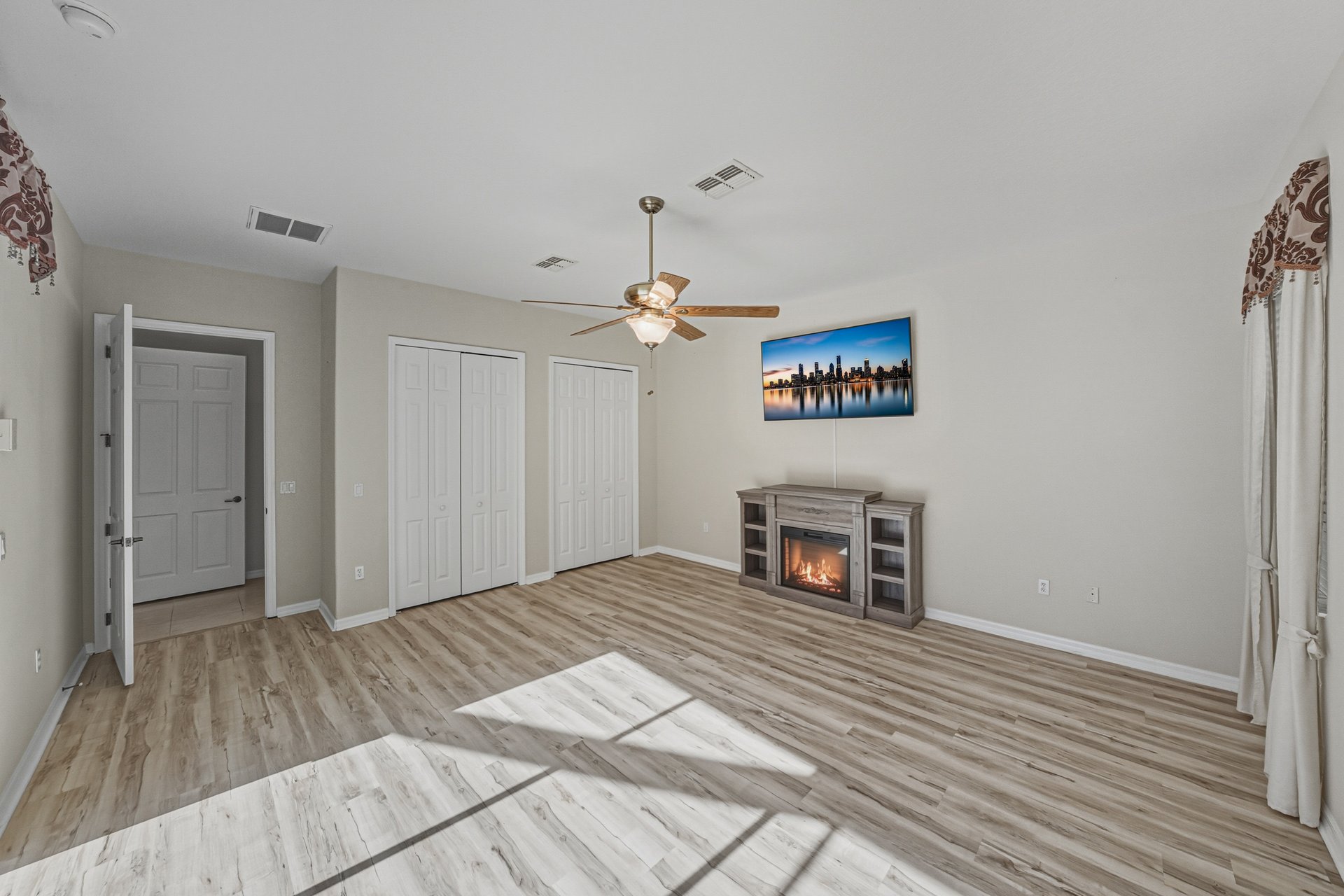 12852 GRAND TRAVERSE DR