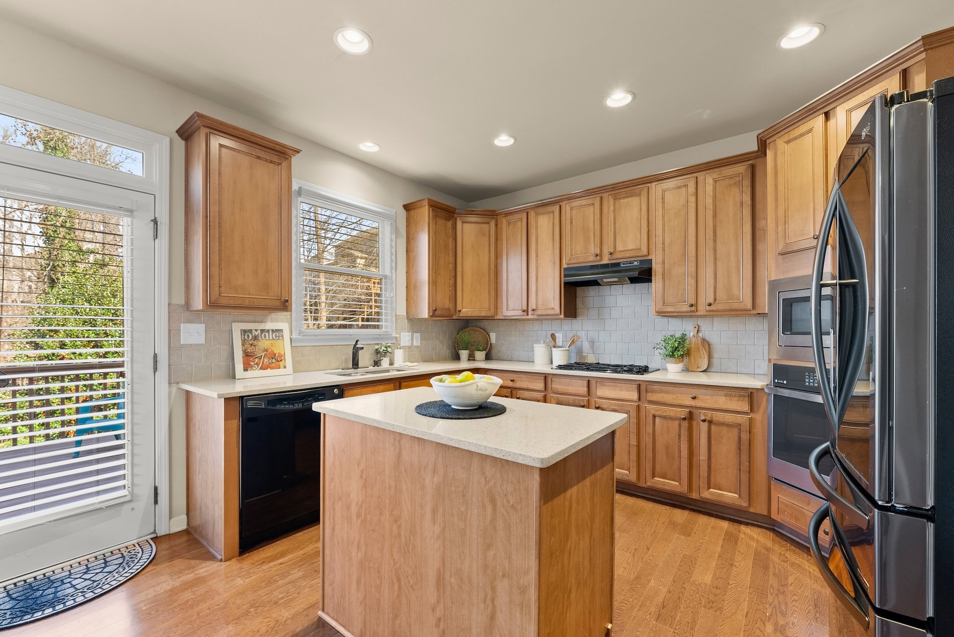7534 Mossy Log Ct, Flowery Branch, GA 30542