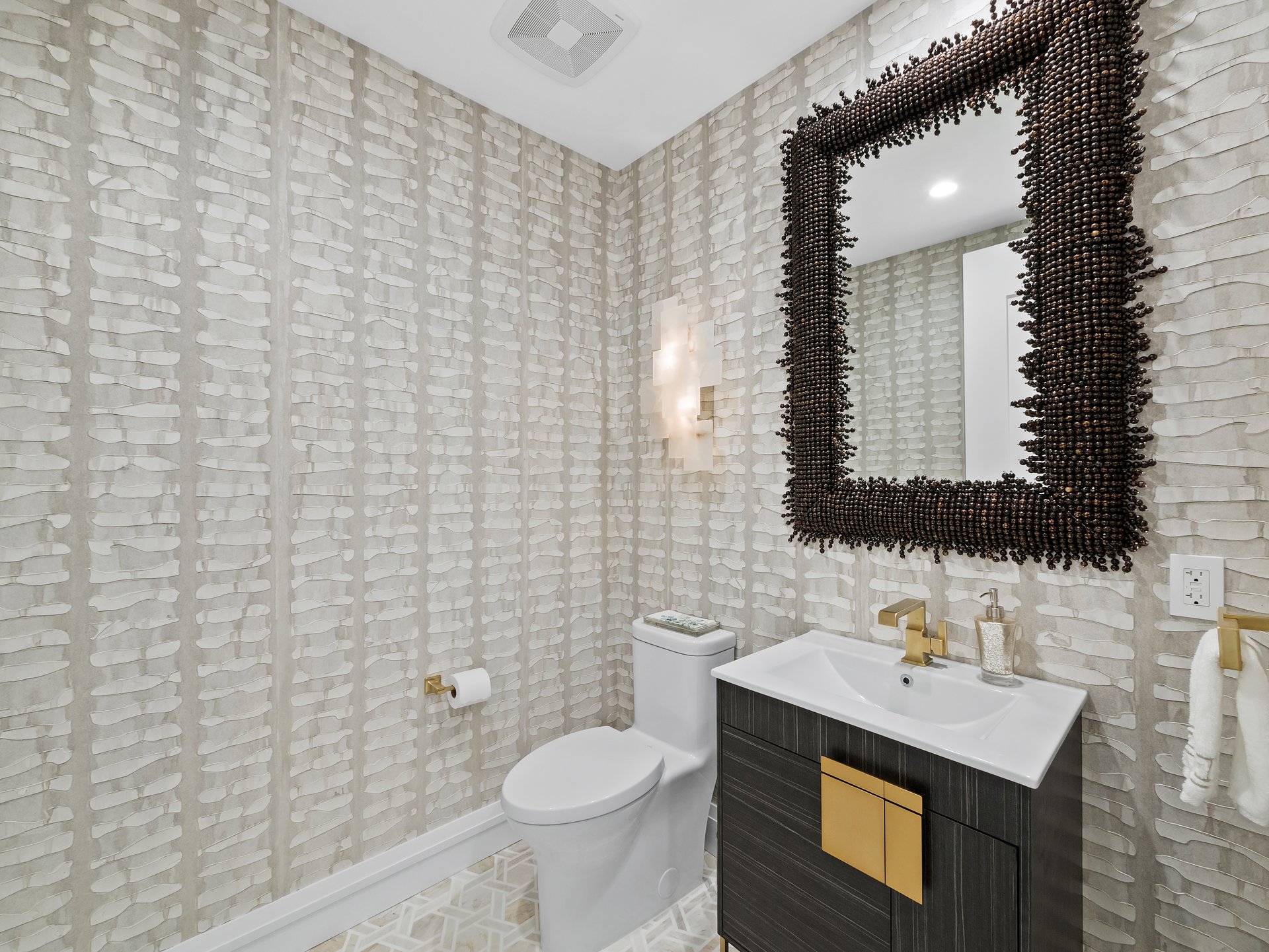 301 QUAY COMMONS #1708