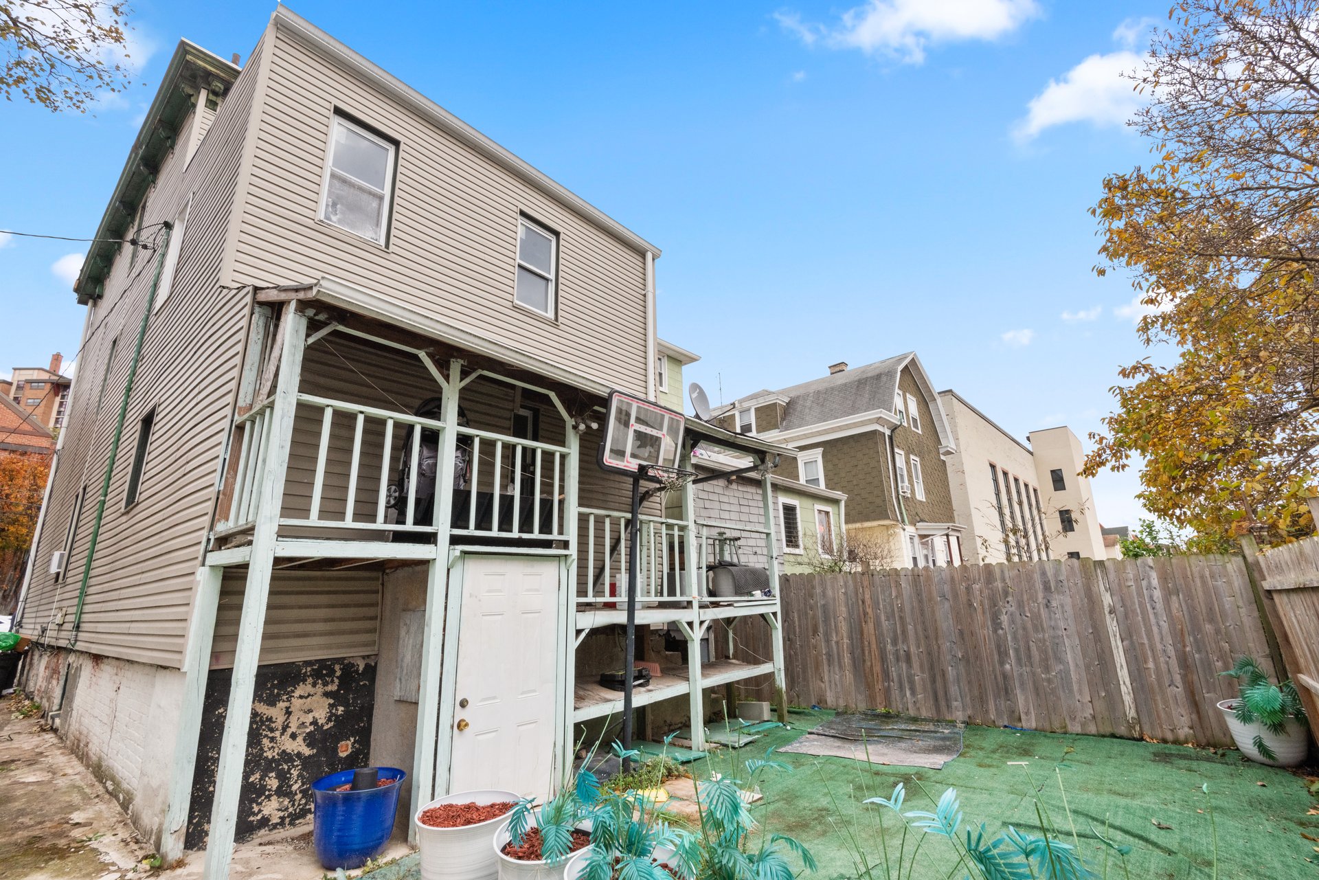 121 Lembeck Avenue