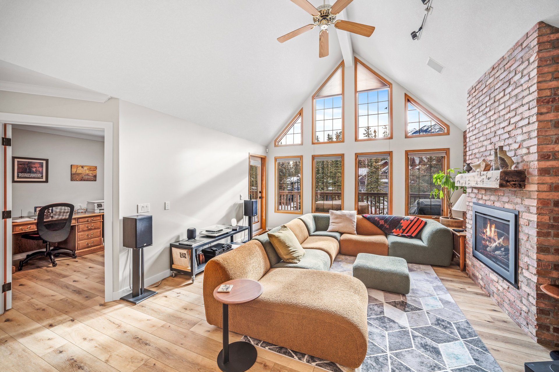 108 Lougheed Circle