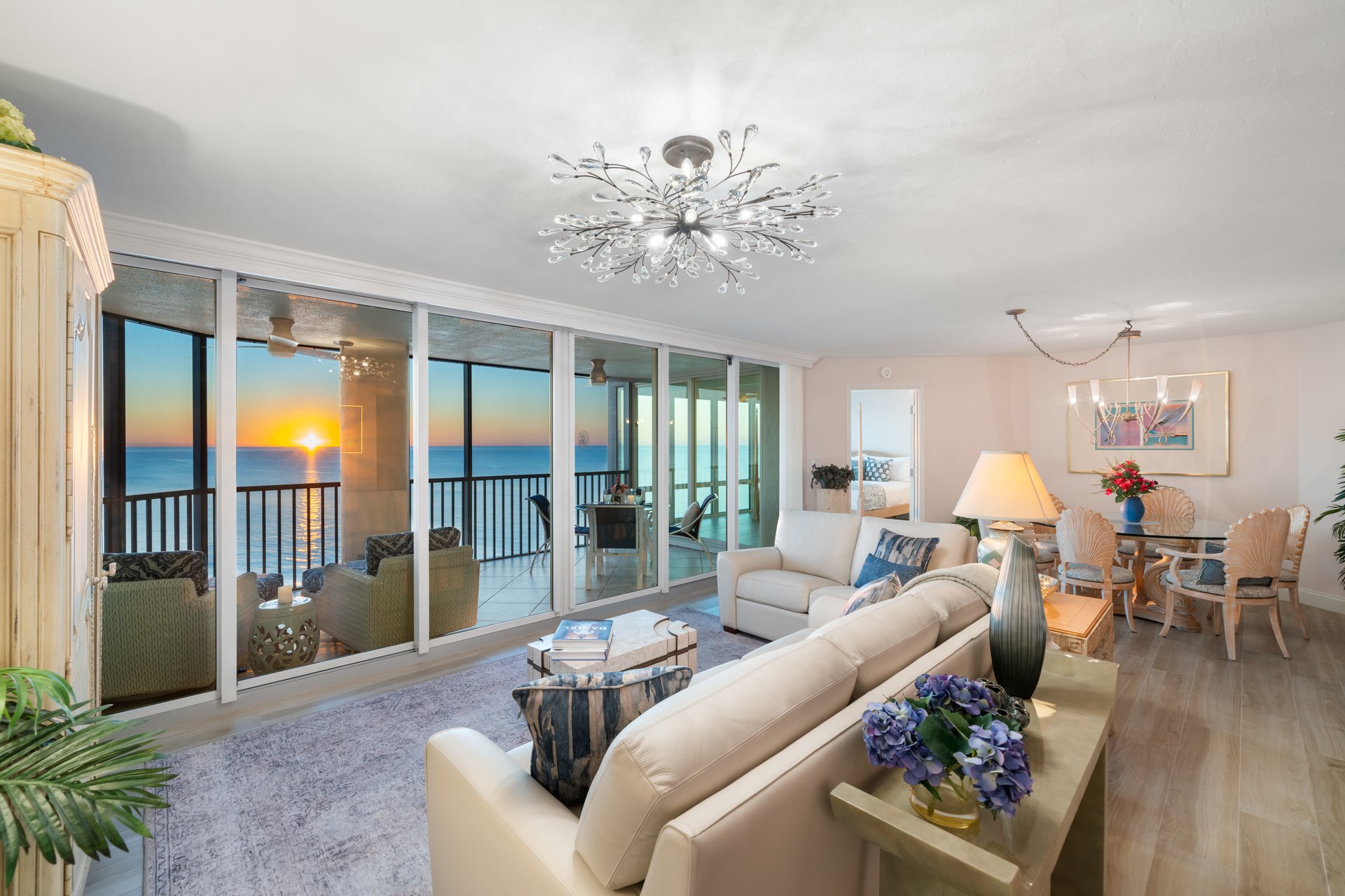 VISTAS 903 AT PARK SHORE