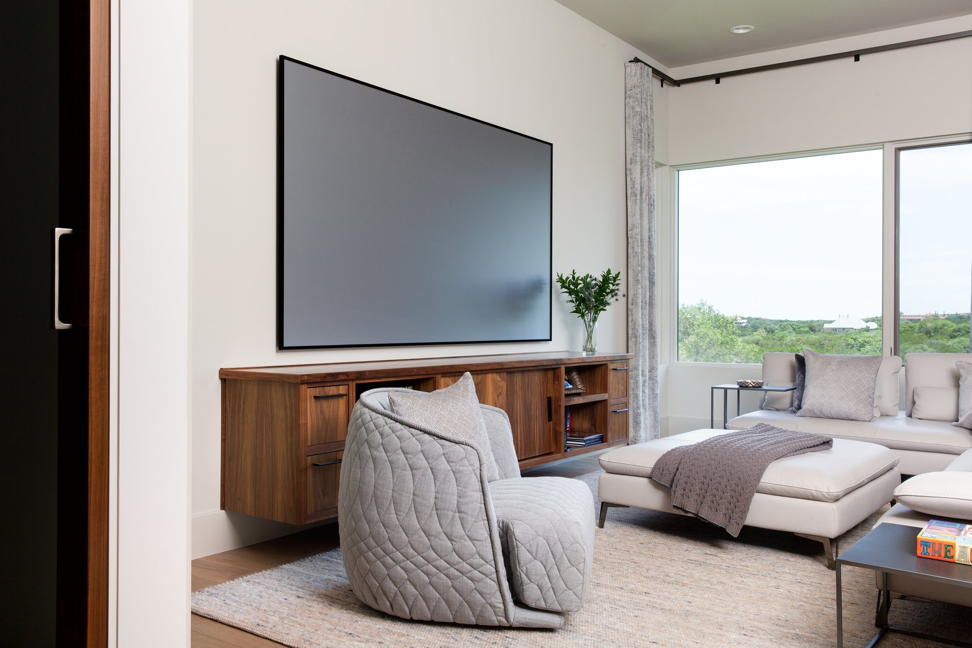 Contemporary Design & Spectacular Views
