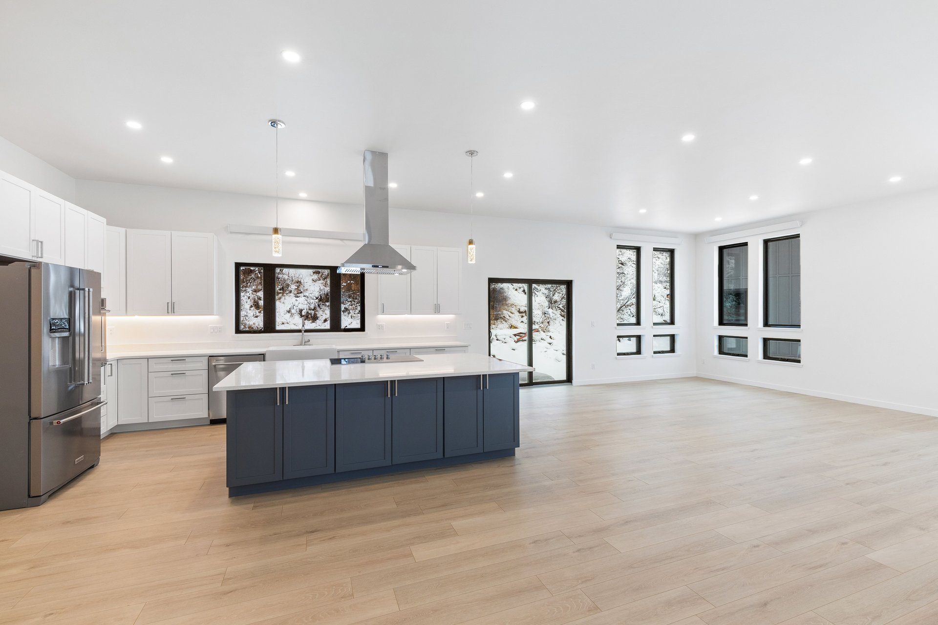190 MEADOW RIDGE Drive