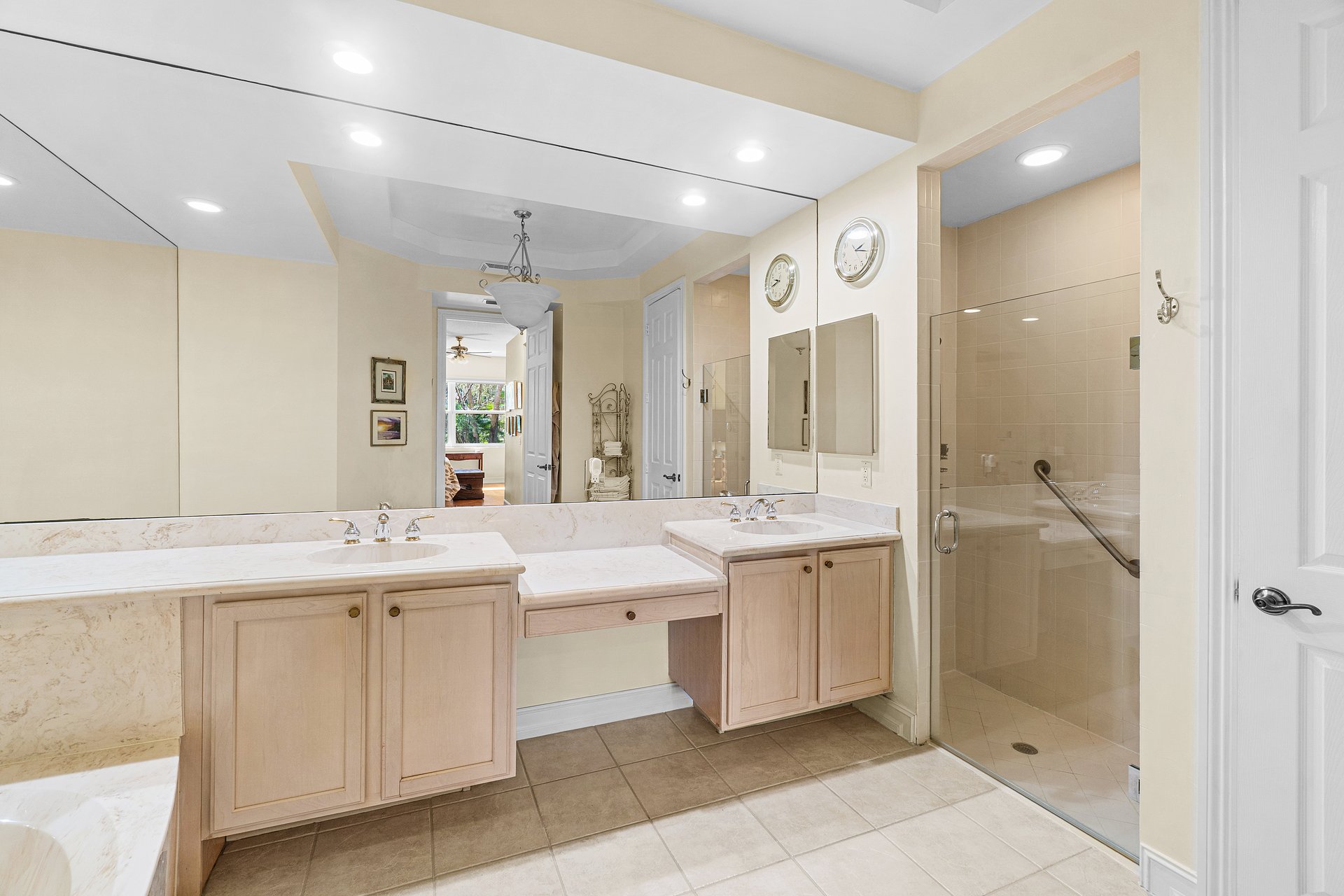 6200 Island Bend A