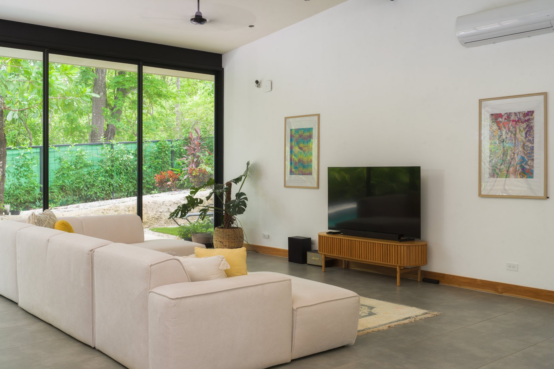 Villa Los Jobos Garden #1 | Modern 4-Bedroom Villa Just 5 Minutes from Tamarindo Beach – Newly Remodeled and Move-In Ready