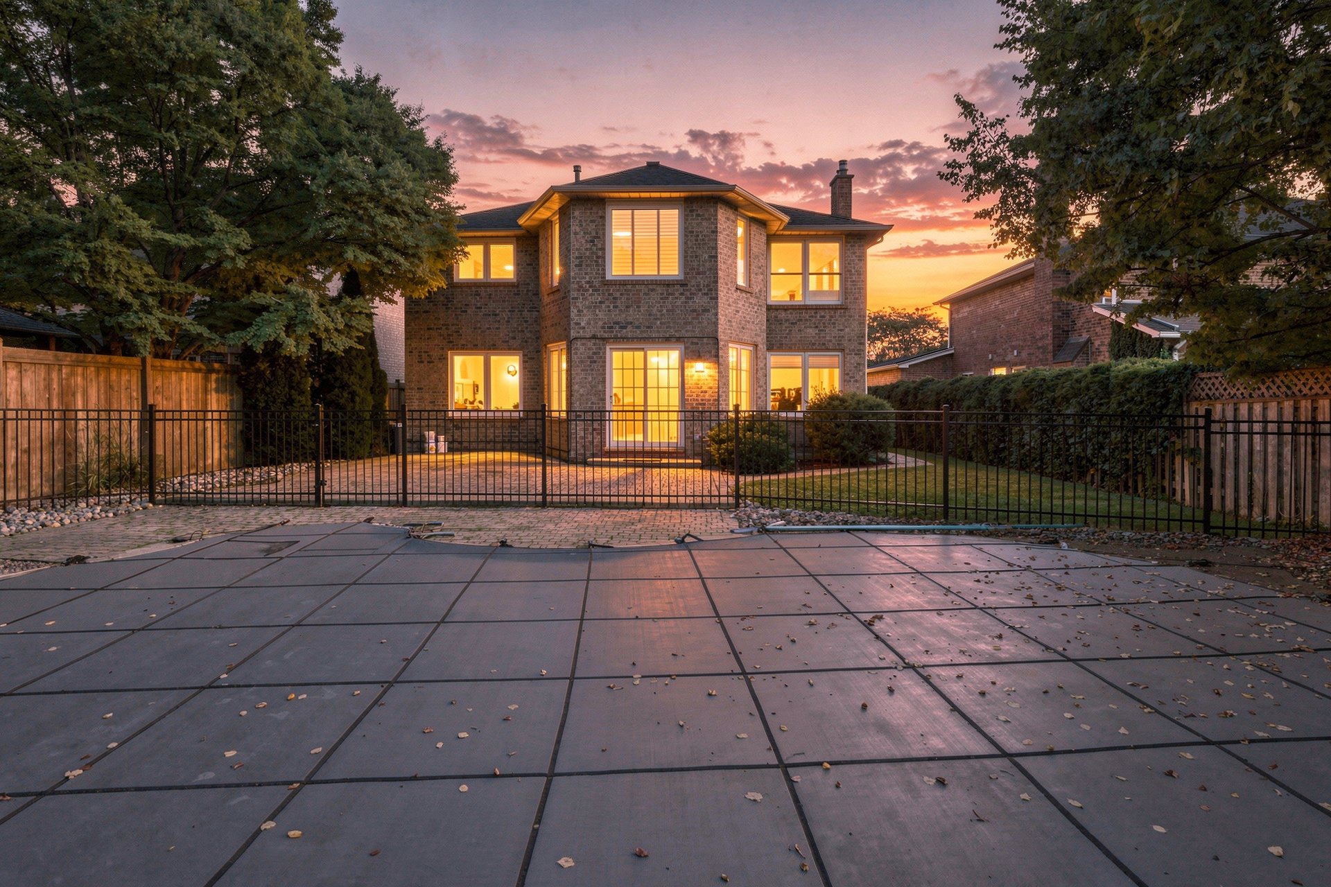 Executive home in Oakville's prestigious Glen Abbey community