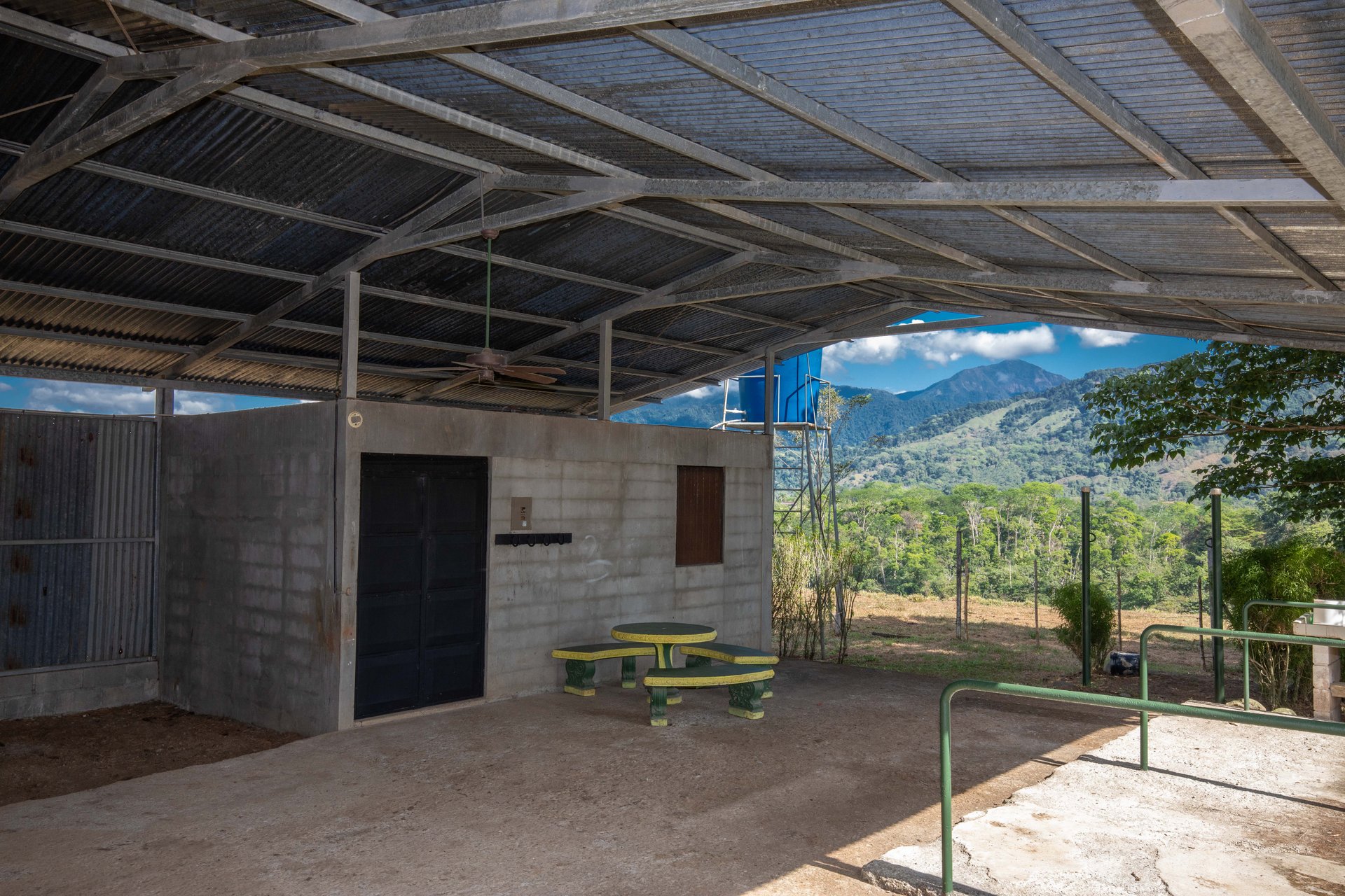 Hacienda-Style Retreat For Sale in Naranjito