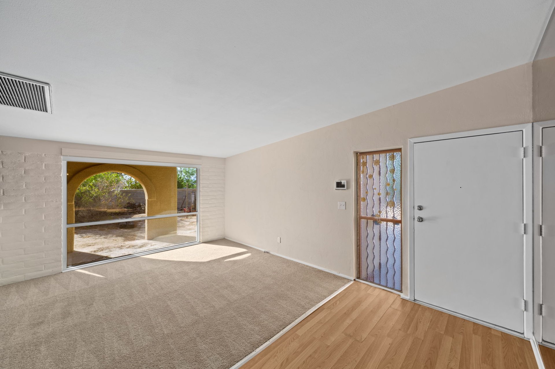 2540 S Marianne