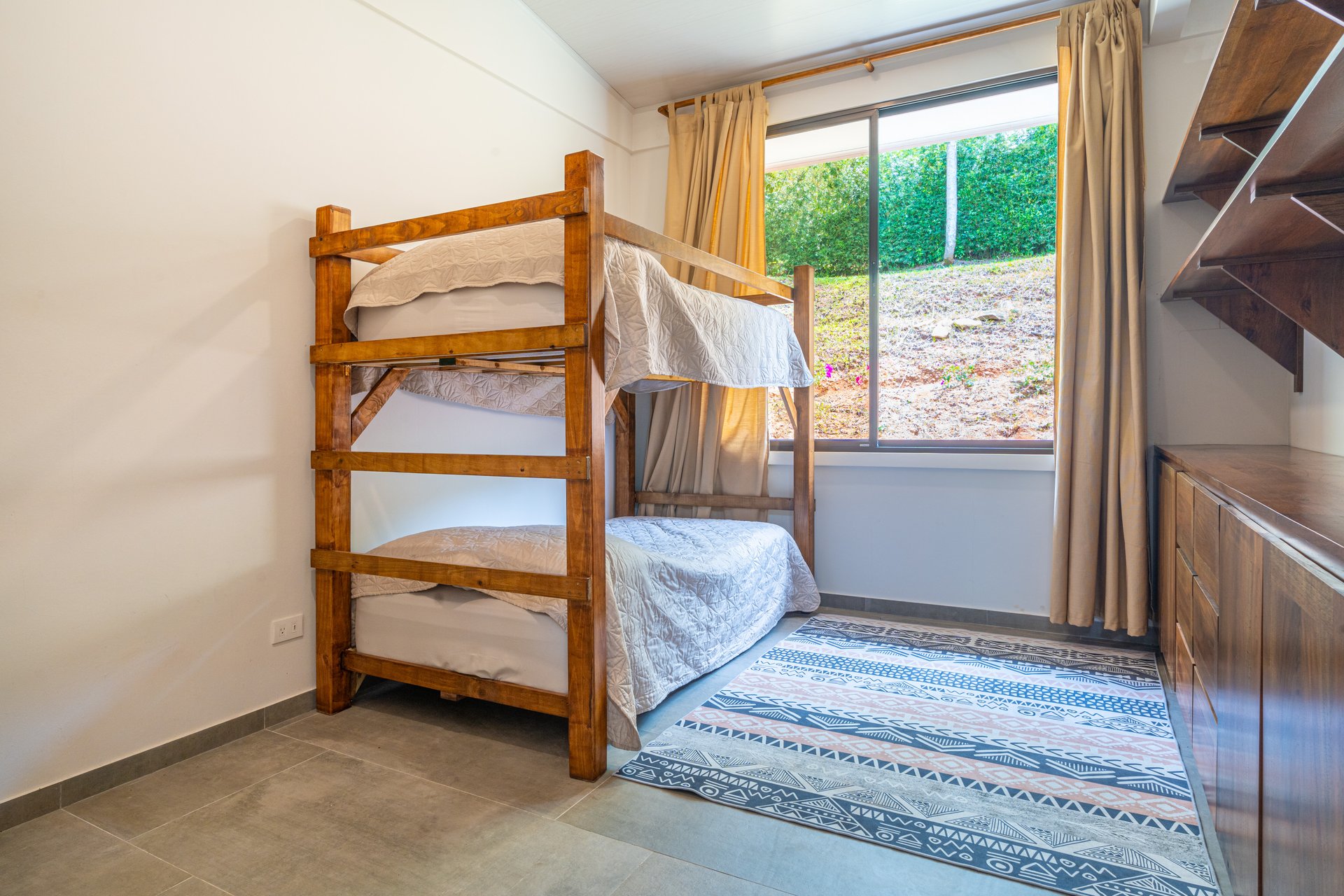 Stunning 4-Bedroom Home with Mountain Views – Perfect Blend of Seclusion and Convenience.