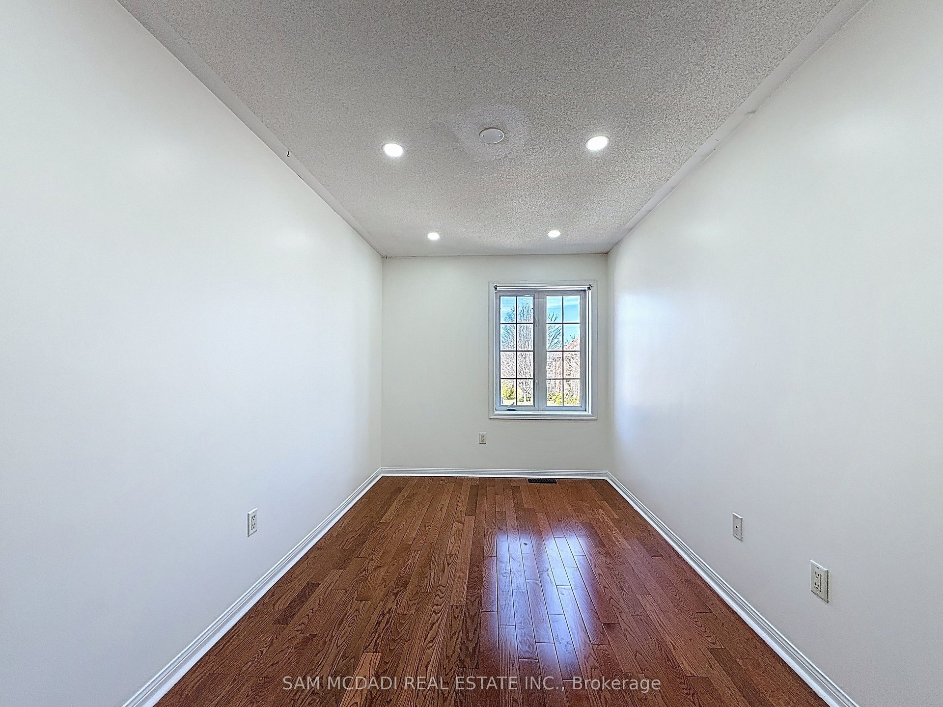 1354 Weir Chase 