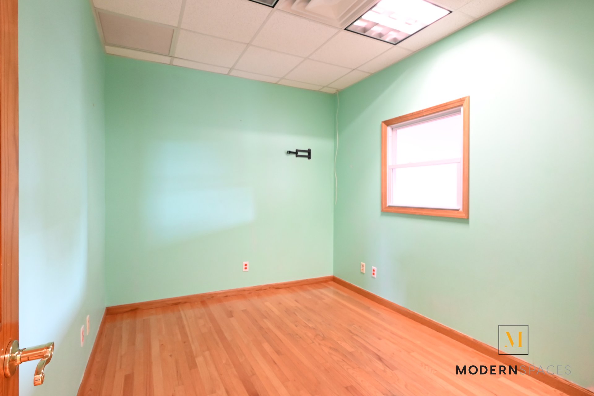 38-31 Crescent Street 2nd Floor
