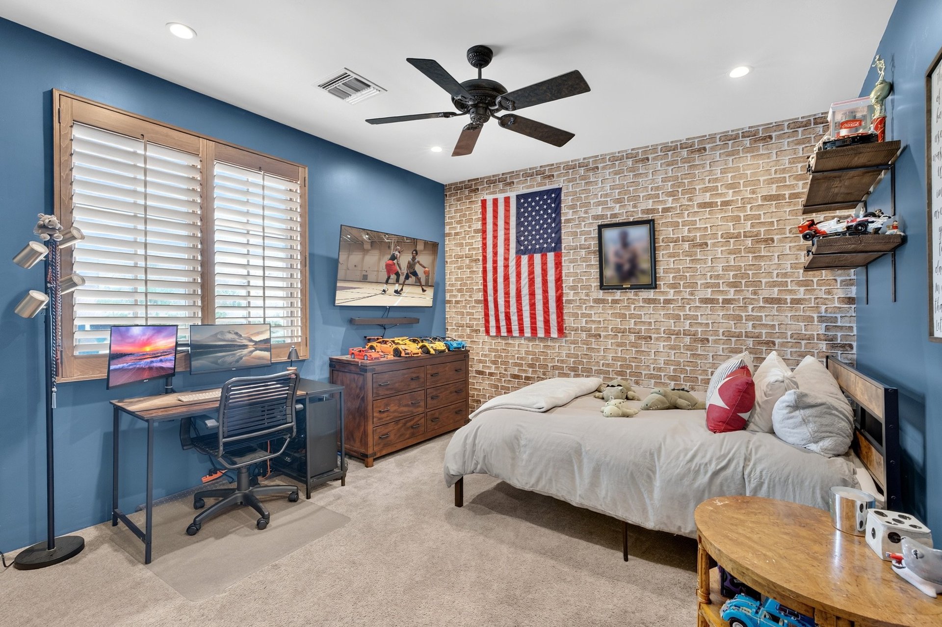 5807 E ORANGE BLOSSOM Lane