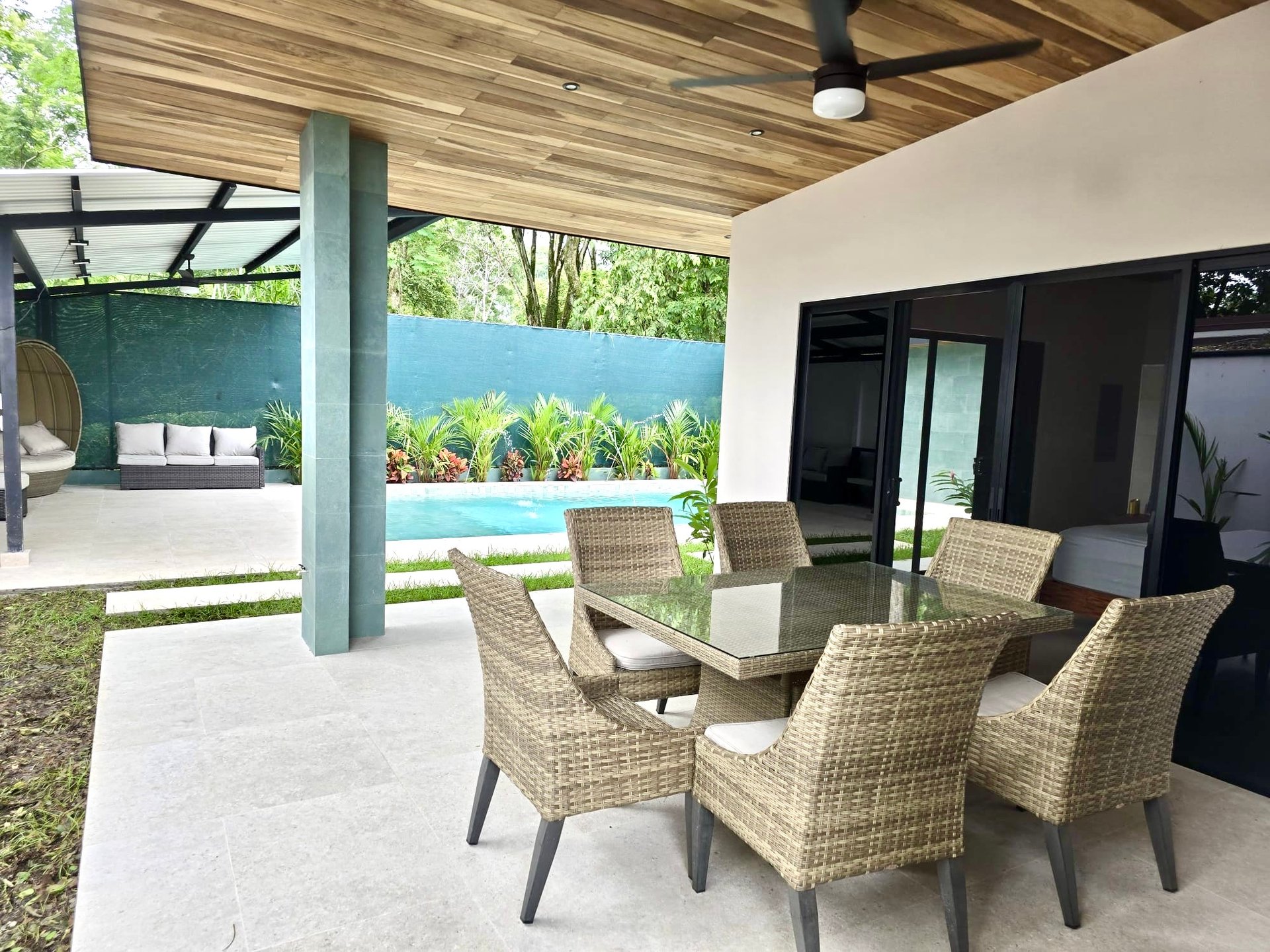 Tropical Modern Villa in Uvita – 3BR Retreat with Large Pool Near the Beach