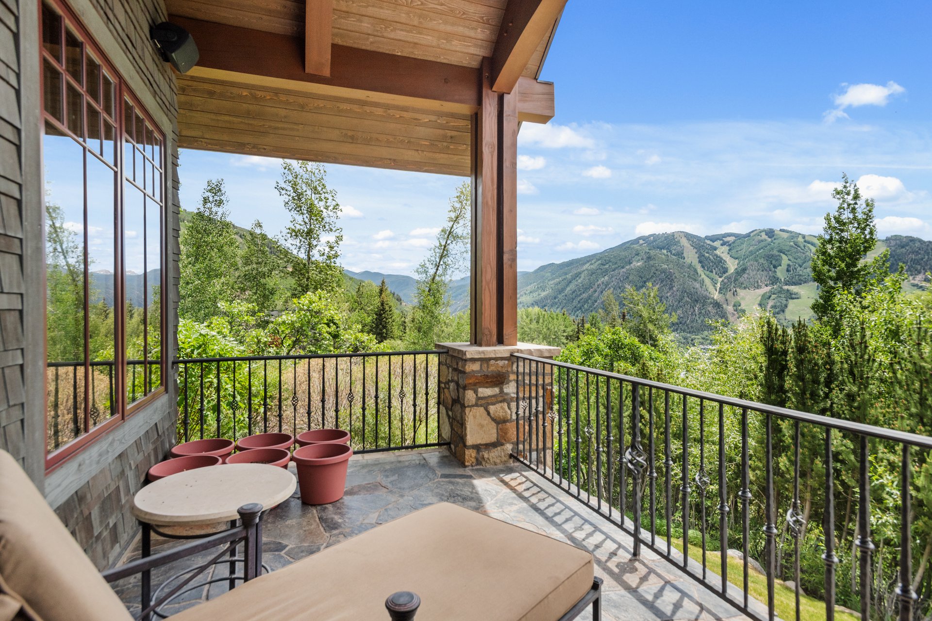 863 Hunter Creek