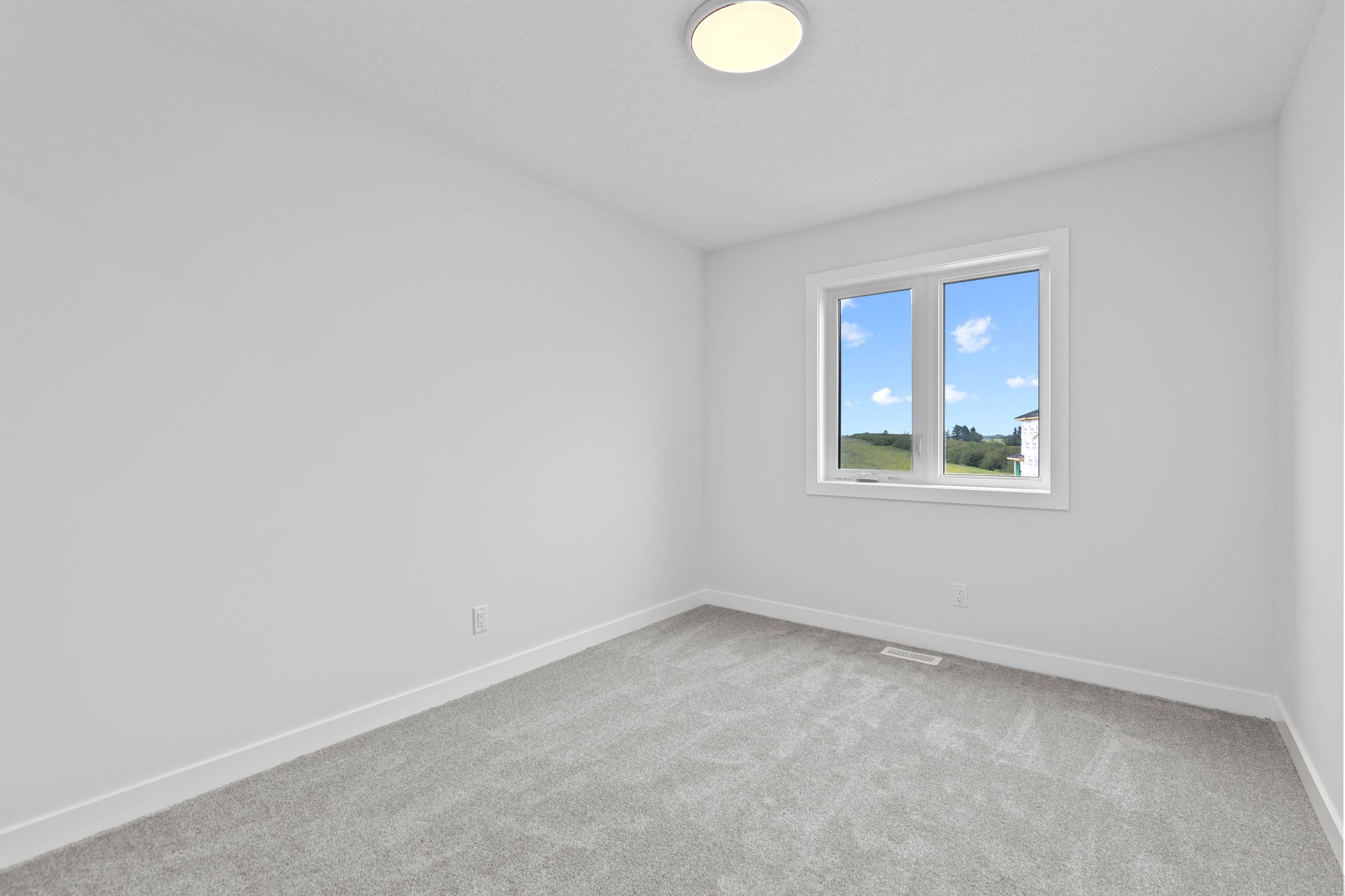 175 Belvedere Crescent SE